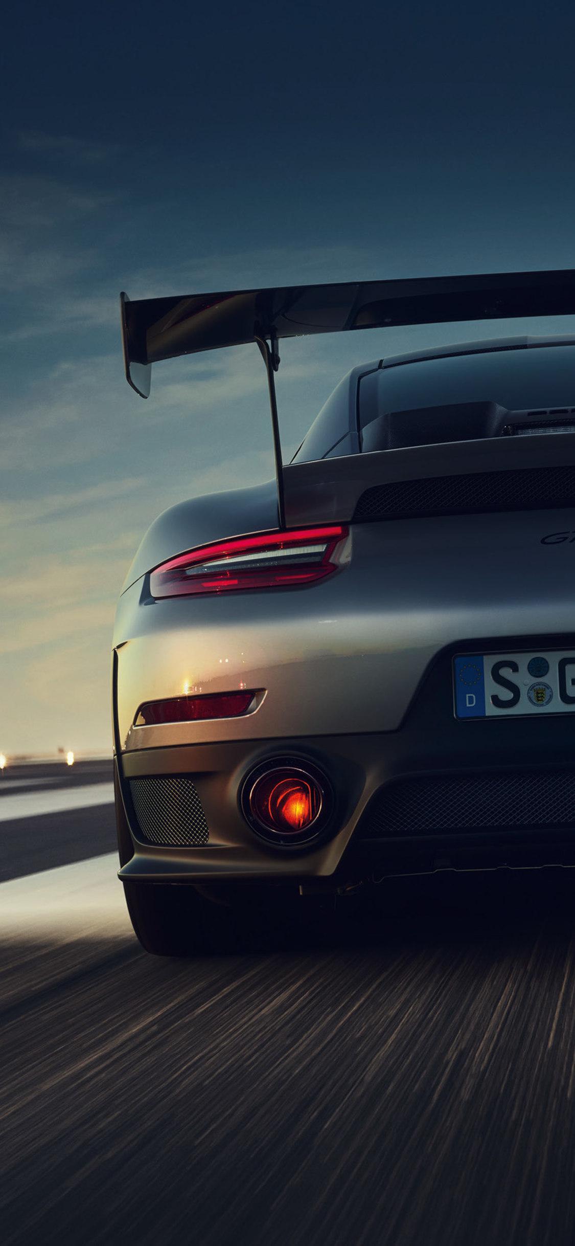 1125x2436 Porsche 911 GT2 RS Wallpaper
