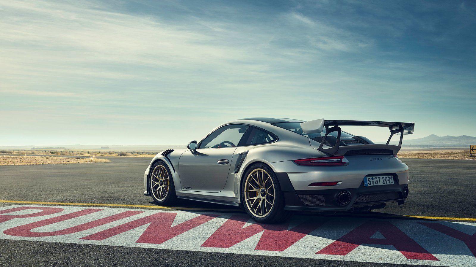 1600x900 Your Must Have Porsche 911 GT2 RS Wallpaper