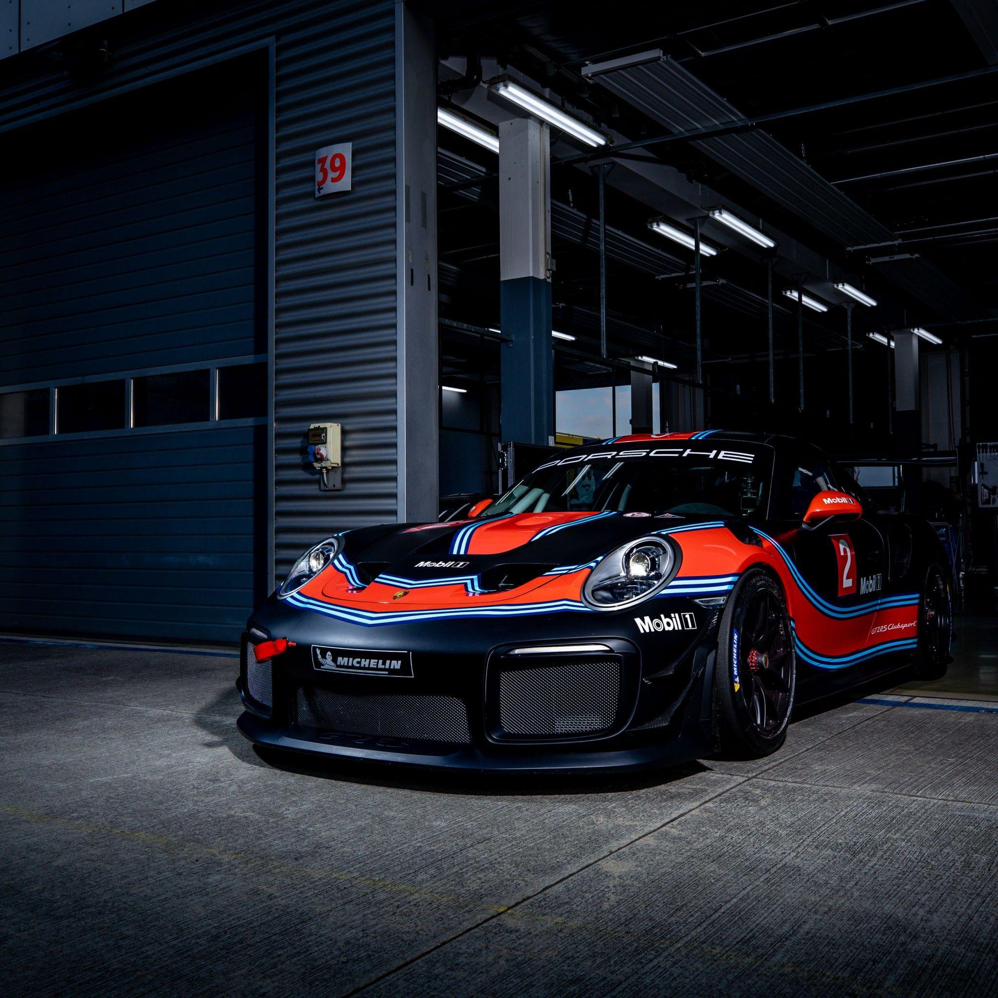 2048x2048 Porsche 911 GT2 RS Clubsport Wallpaper