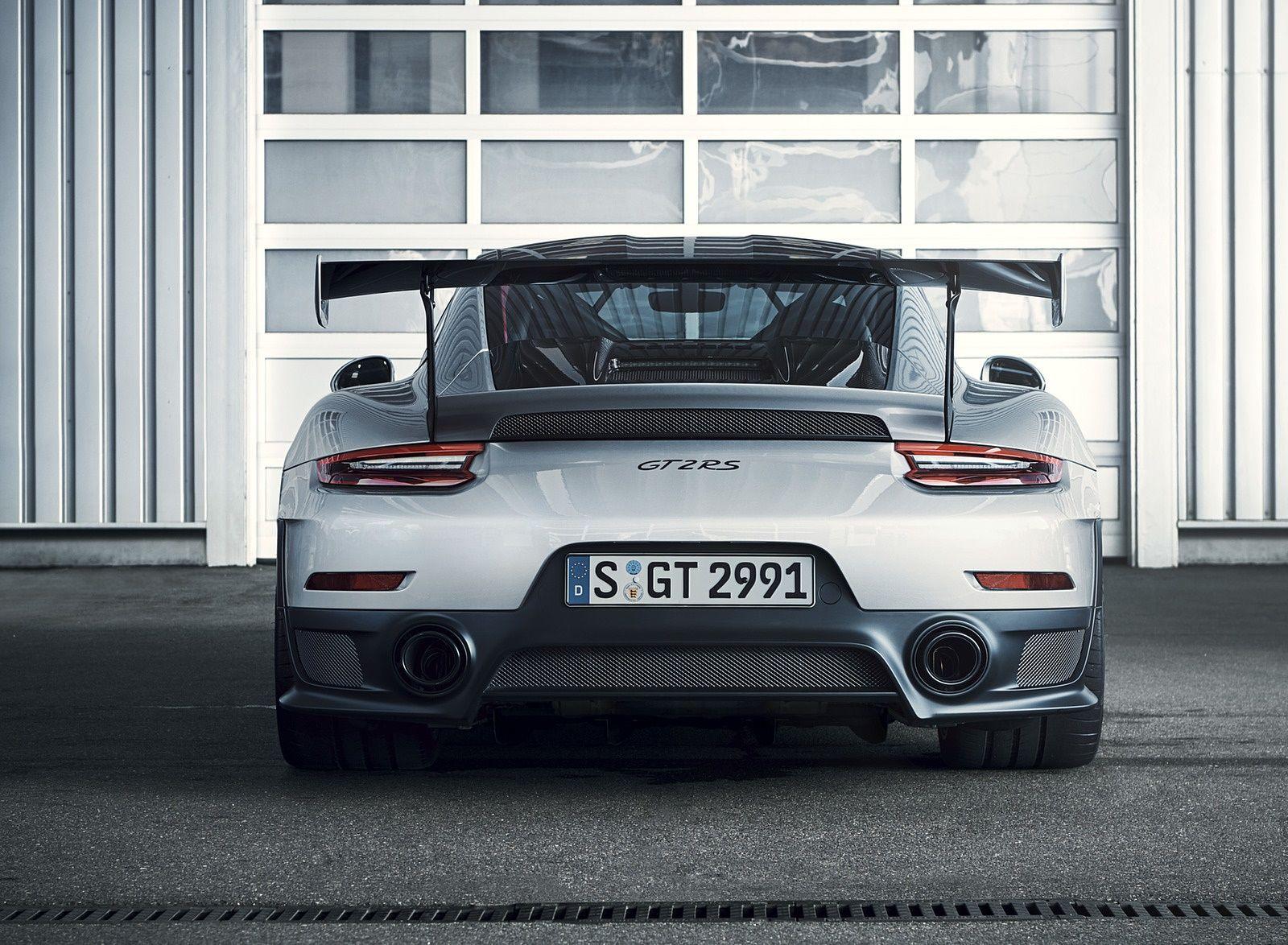 1600x1174 Porsche 911 GT2 RS Rear Wallpaper (24)