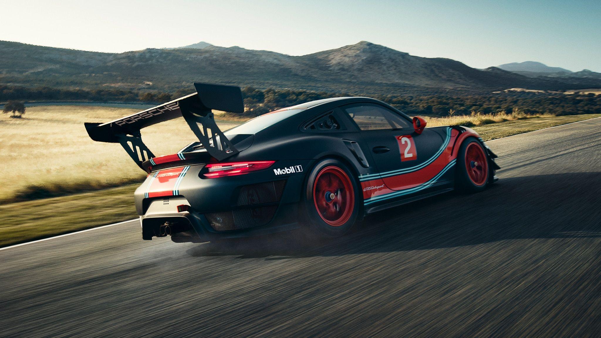 2048x1152 Porsche 911 GT2 RS Clubsport Brings 700 HP to the Track