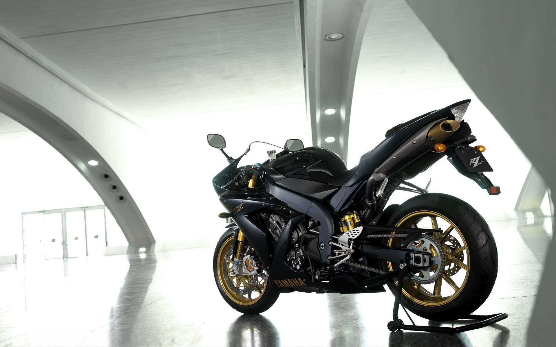 1920x1200 Yamaha R15 Wallpaper : HD Wallpaper