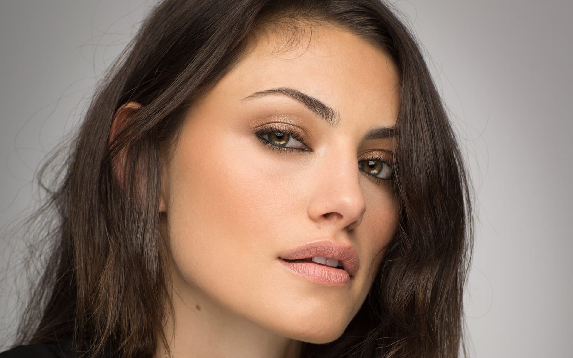 1920x1200 Phoebe Tonkin Face HD Wallpaper 54083 1920x1200px