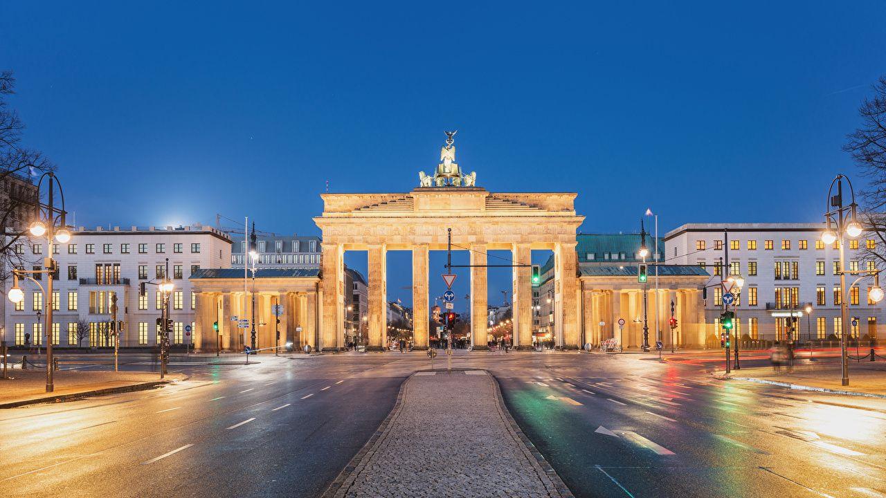 1280x720 Photo Cities Berlin Germany Brandenburg Gate Roads Evening Street