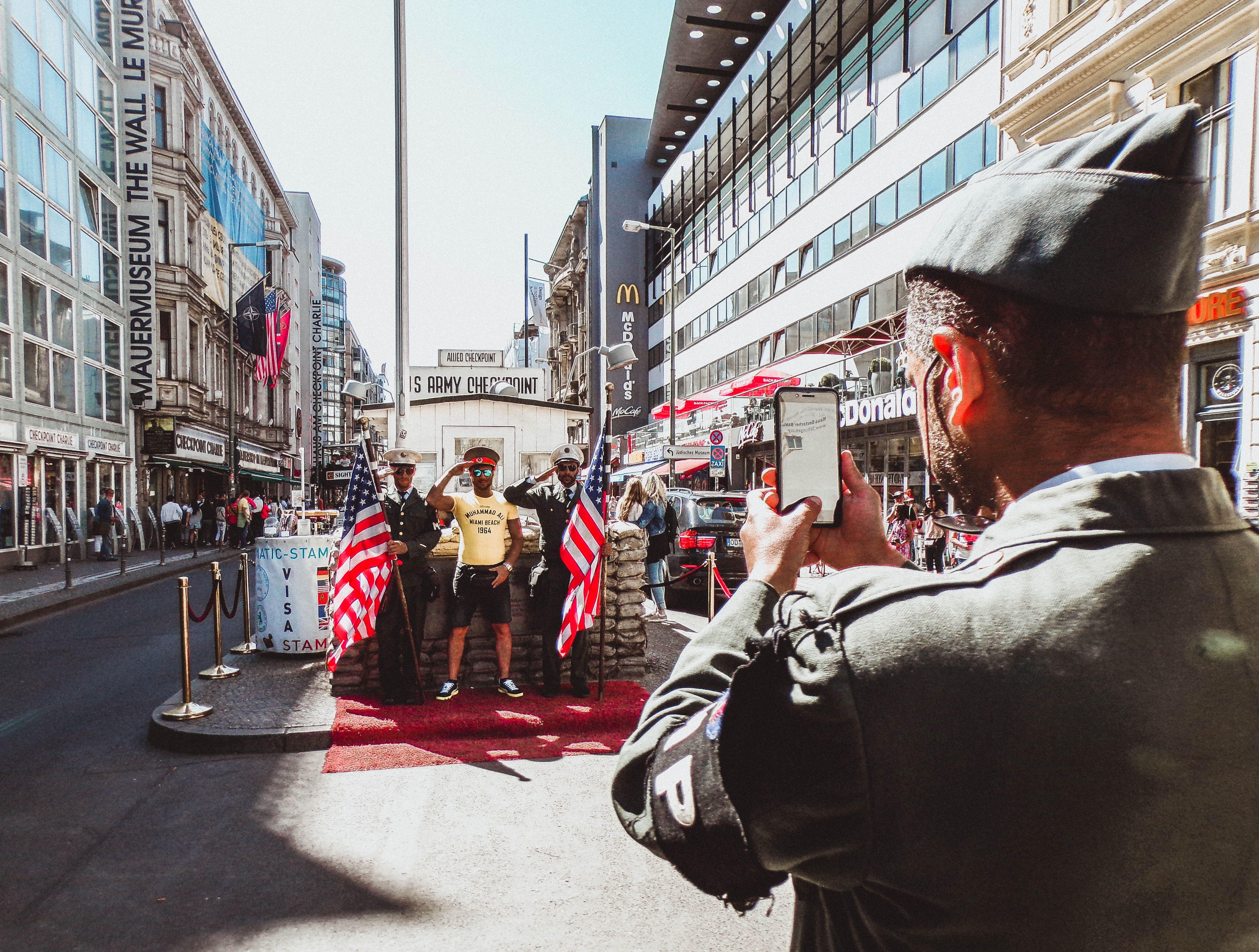 4955x3746 Free of architecture, berlin, checkpoint charlie