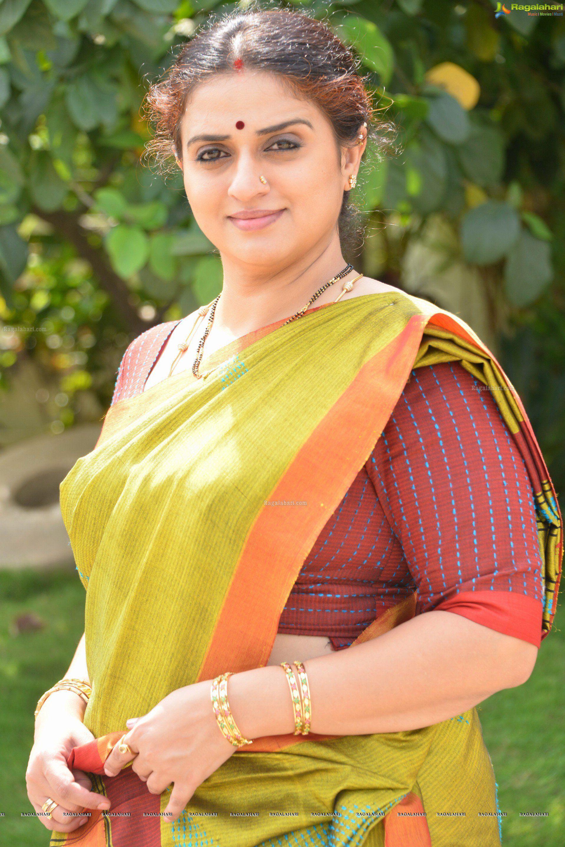 Telugu Actress HD Wallpapers - Top Free Telugu Actress HD Backgrounds -  WallpaperAccess