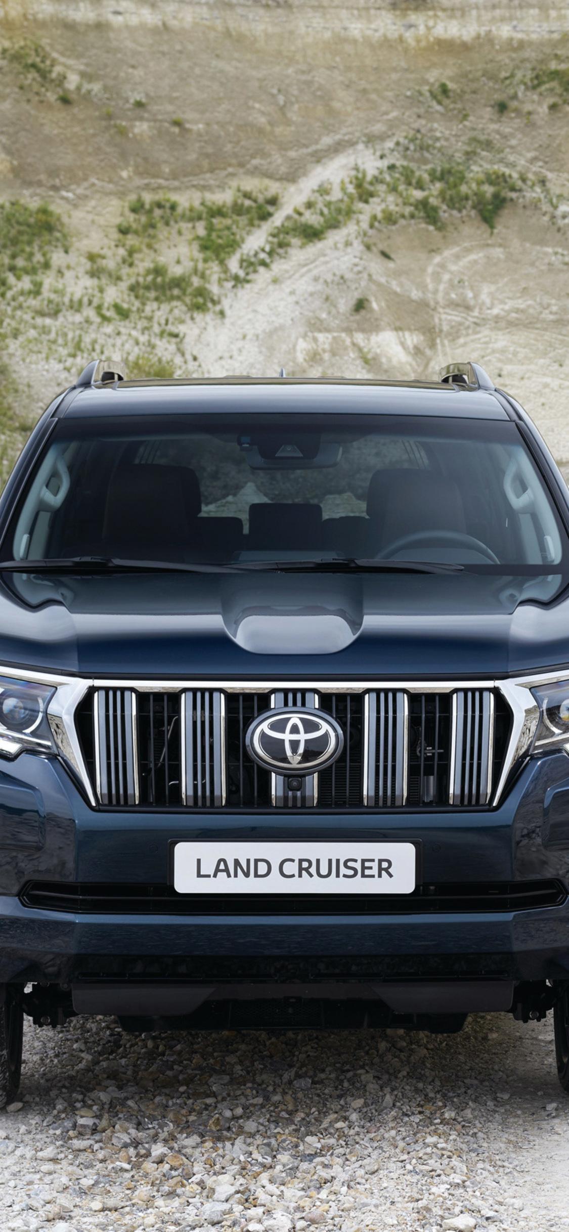 1125x2436 Prado 2019 Wallpaper