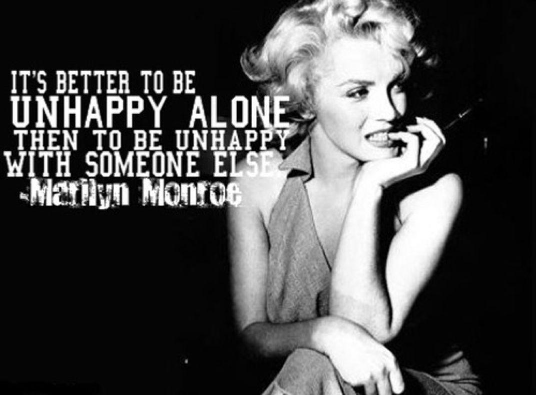 1071x789 Marilyn Monroe Alone Trích dẫn