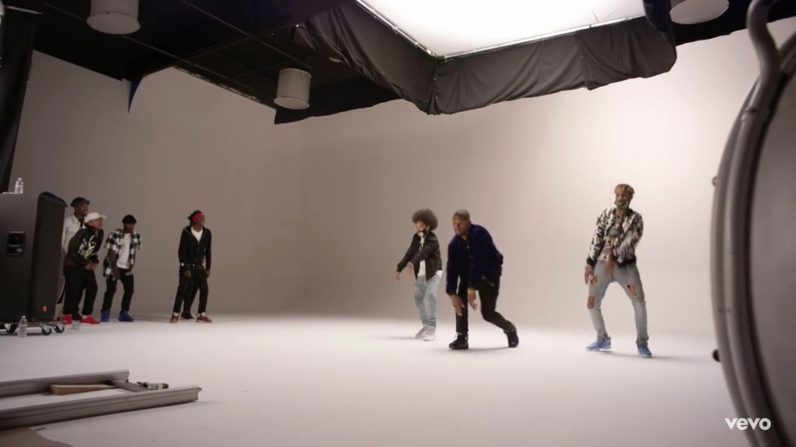 2560x1440 Fashion Blog Names Beautiful Ayo & Teo Dance their Way Into Usher S