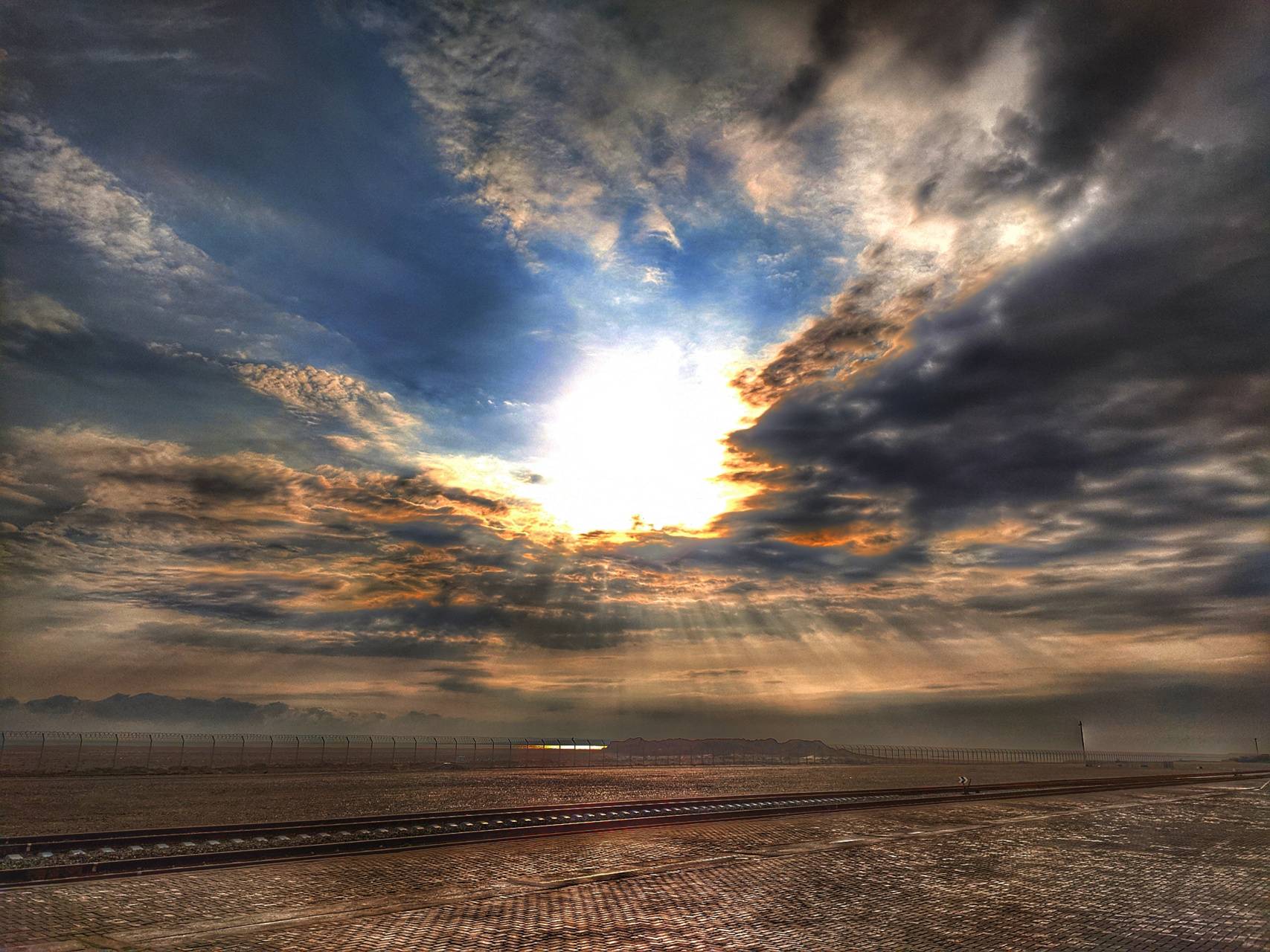 1707x1280 Cloudy sunny sky wallpaper