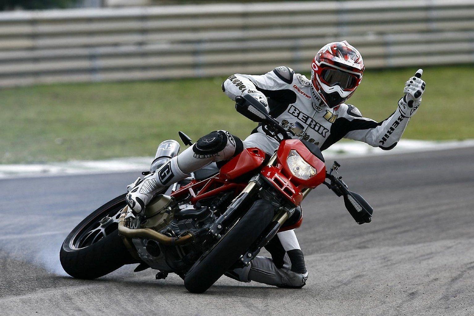 1535x1024 Ducati Hypermotard Wallpaper 19
