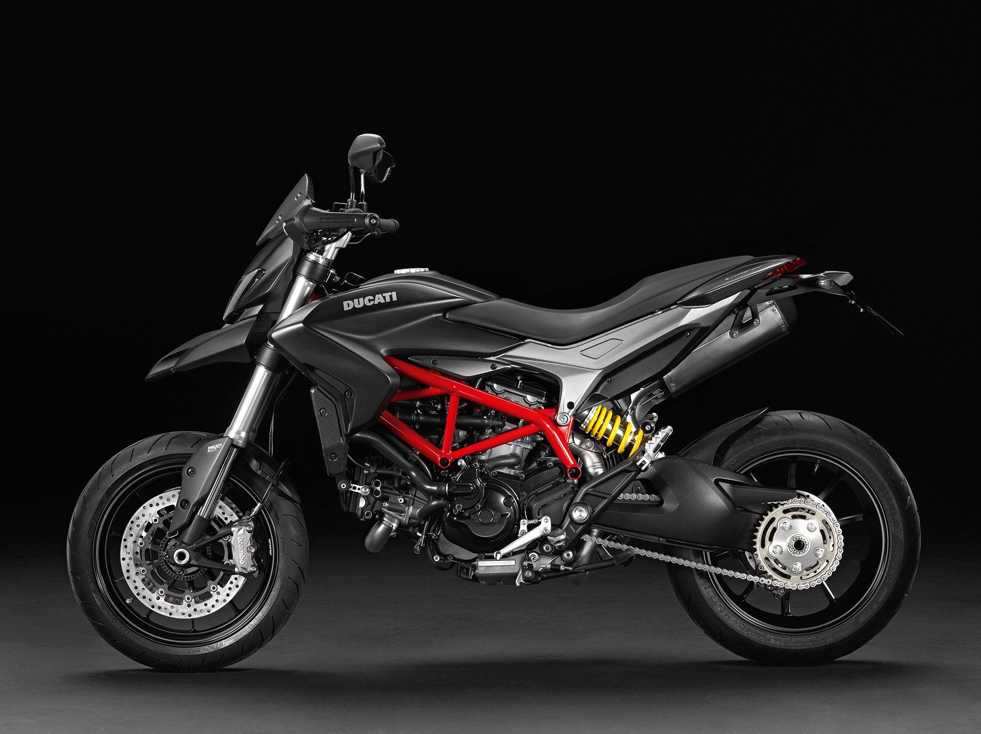 2014x1508 Ducati Hypermotard Review