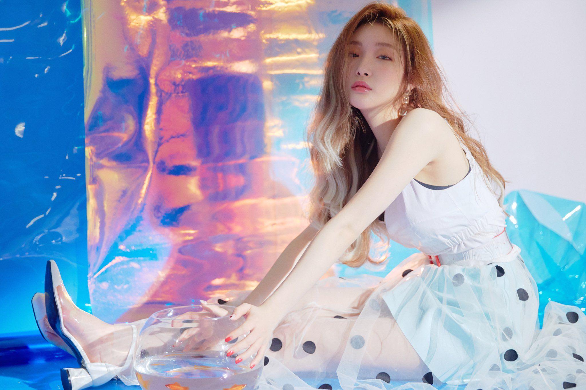 2048x1364 Kim Chung Ha Image KPOP Image Board