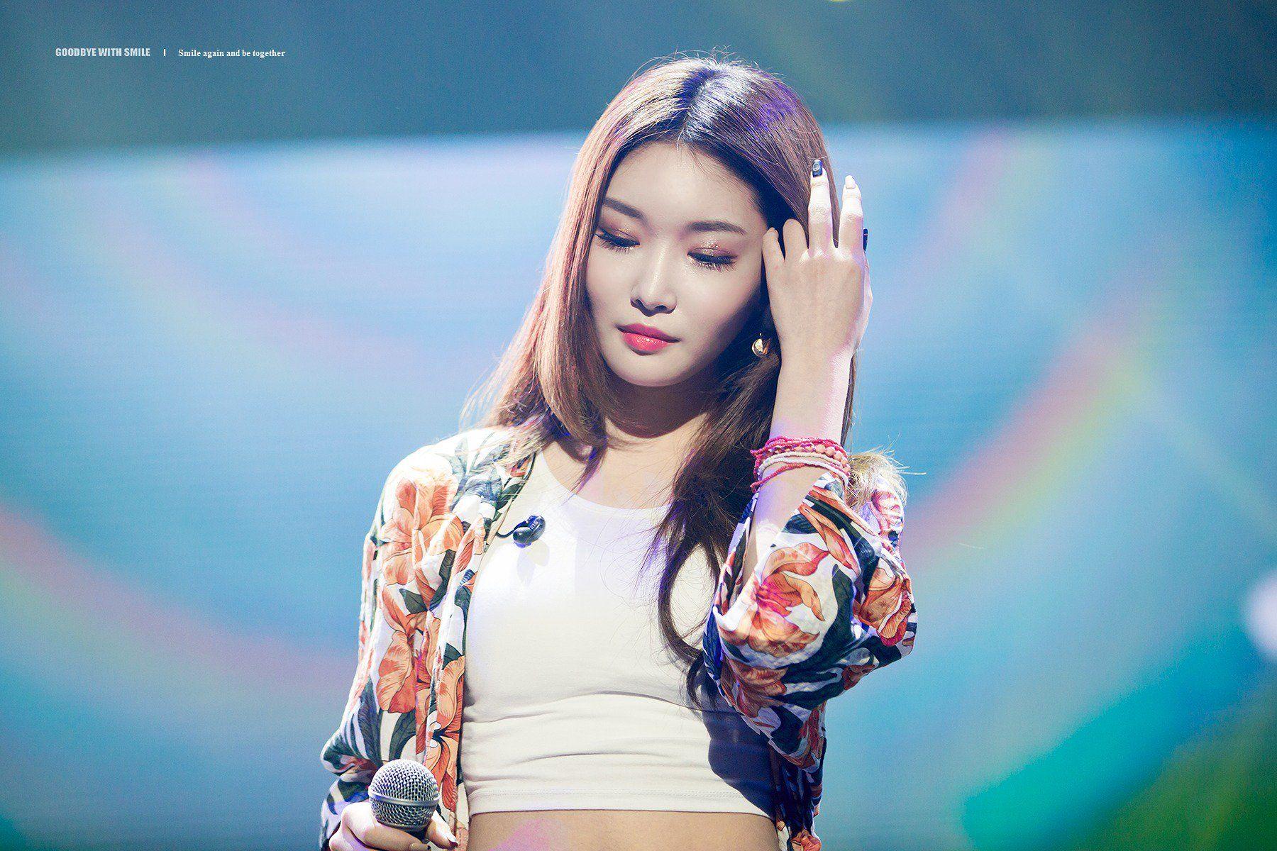 1800x1200 Kim Chungha