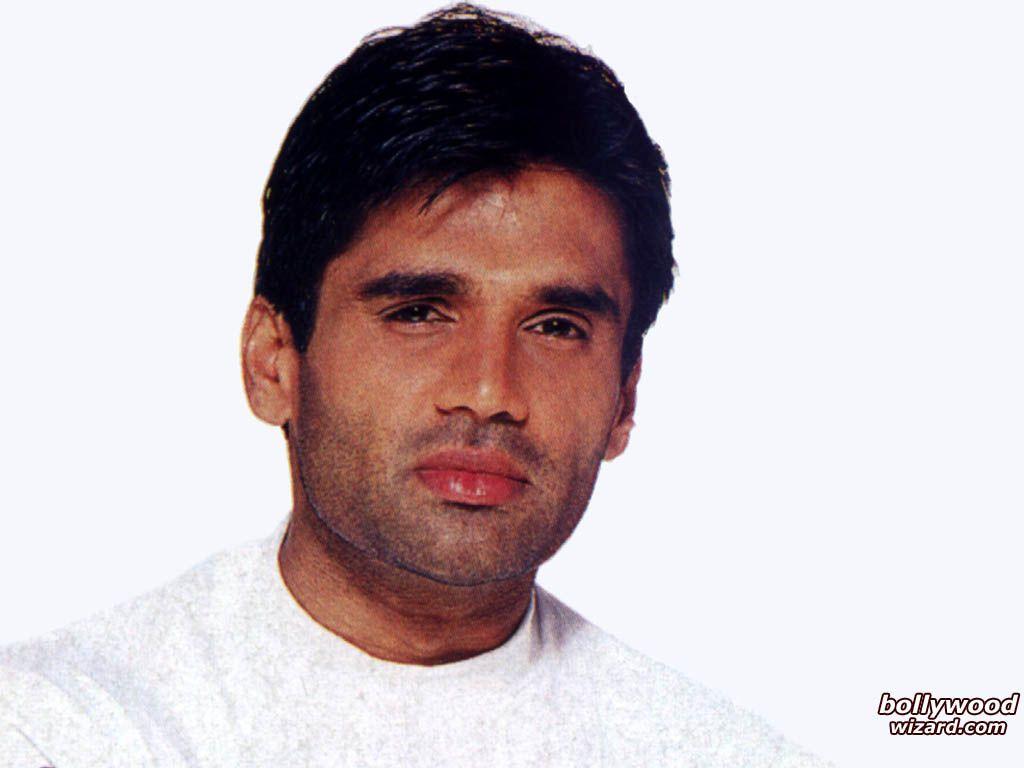 1024x768 BollywoodWizard.com : Wallpaper / Picture of Sunil Shetty