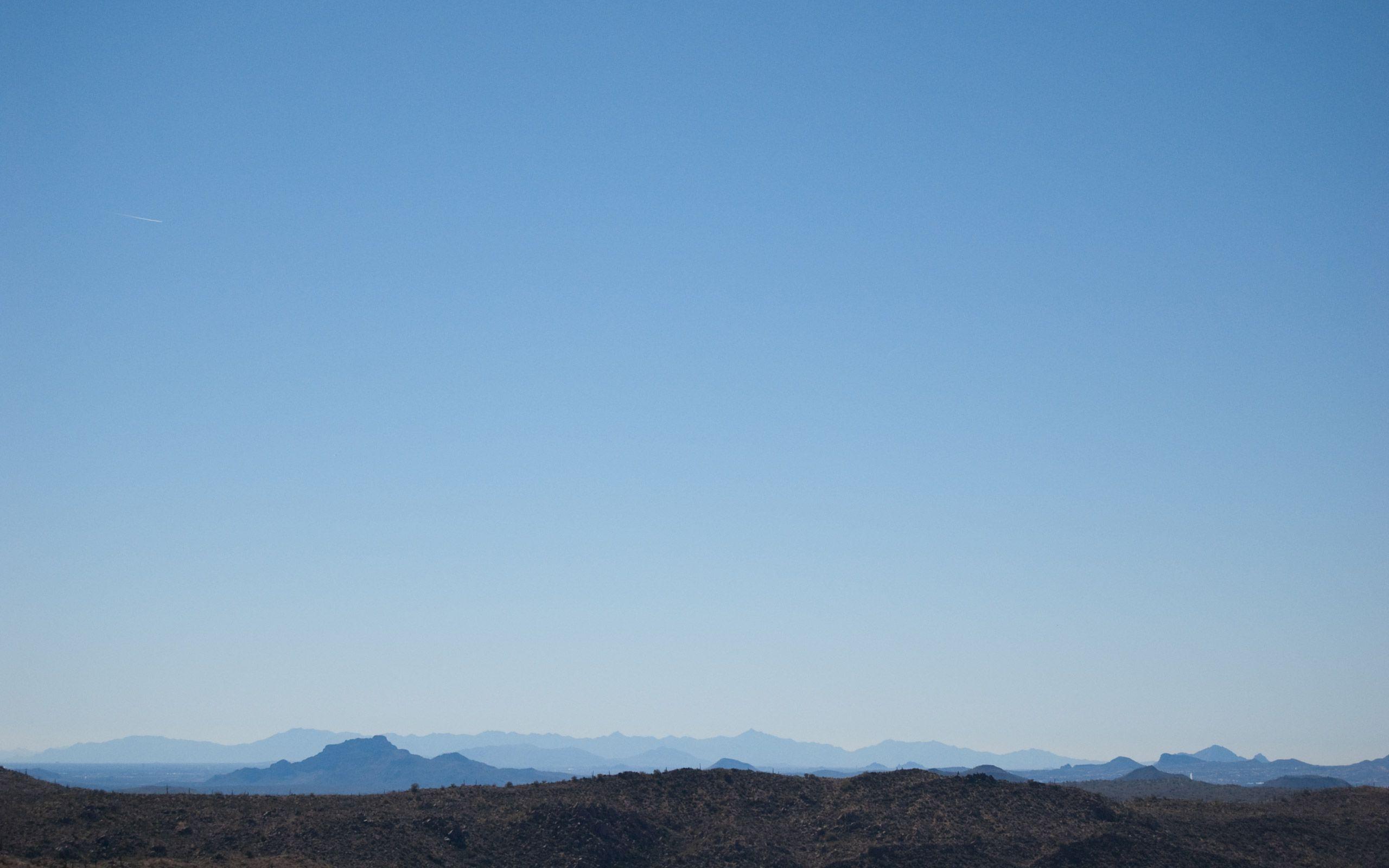 2560x1600 Minimal Mountain Wallpaper