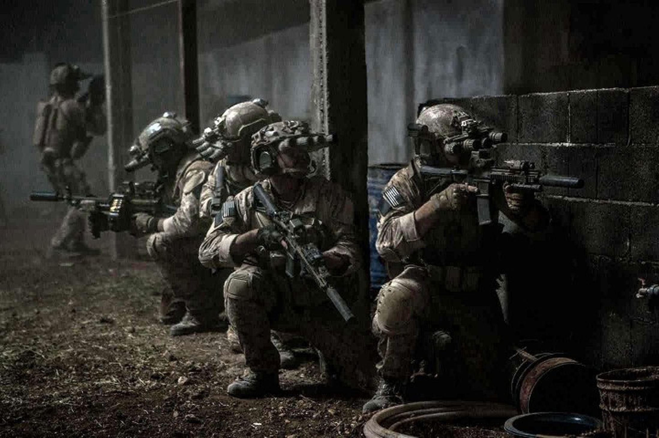 2197x1463 ZERO DARK THIRTY drama history military thriller weapon gun