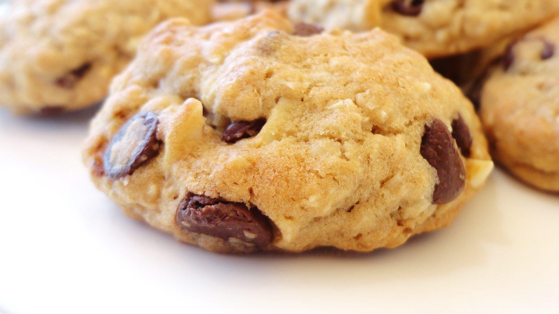1920x1080 Free download Cartoon Chocolate Chip Cookie Background [1920x1080] for your Desktop, Mobile & Tablet. Explore Chocolate Chip Cookie Wallpaper. Chocolate Chip Cookie Wallpaper, Cookie Wallpaper, Cute Cookie Wallpaper