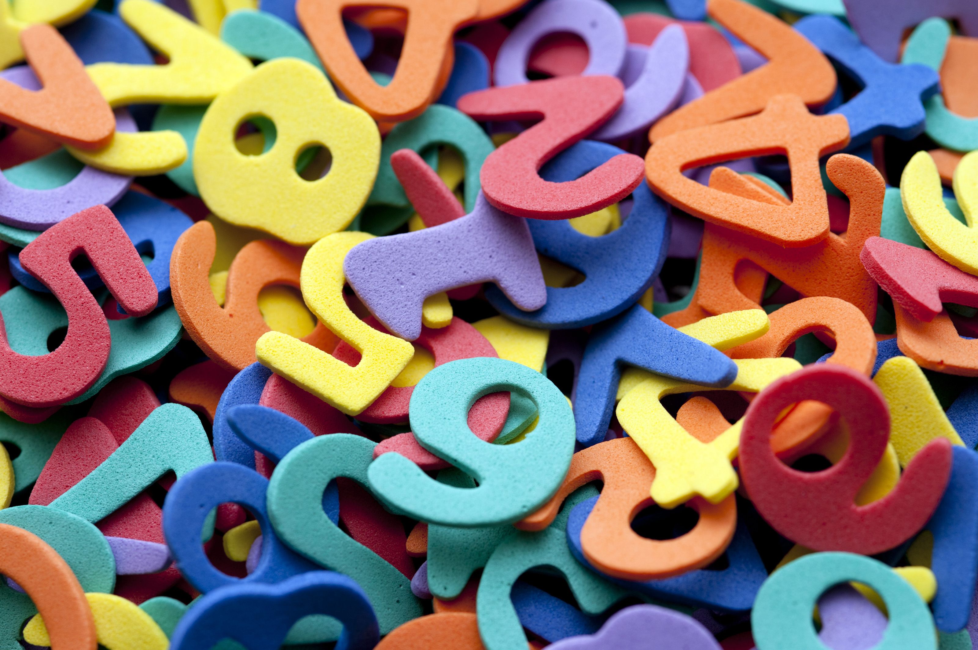 3200x2129 Free 7018 Colourful preschool numbers