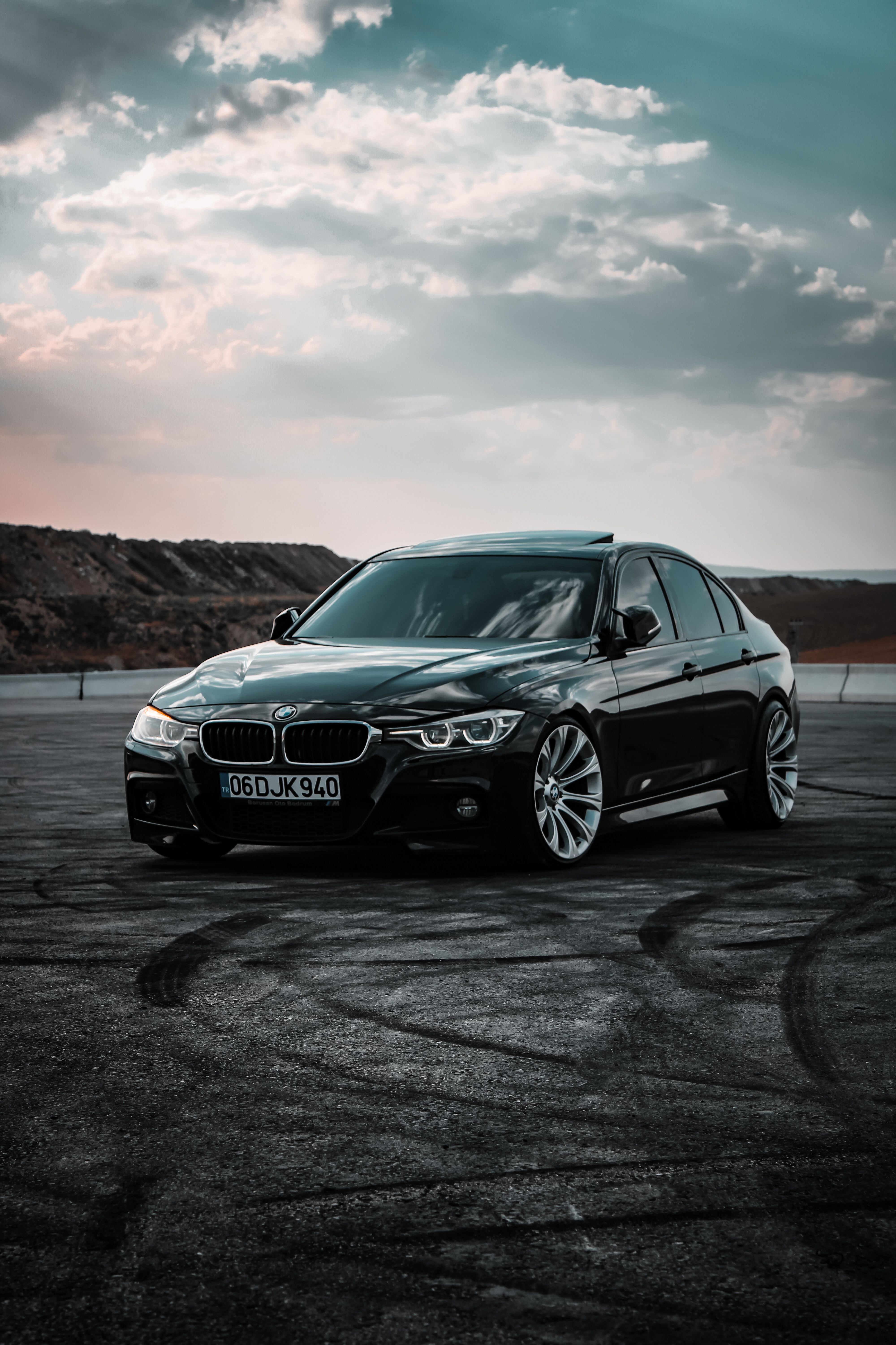 4000x6000 Black BMW F30 · Free