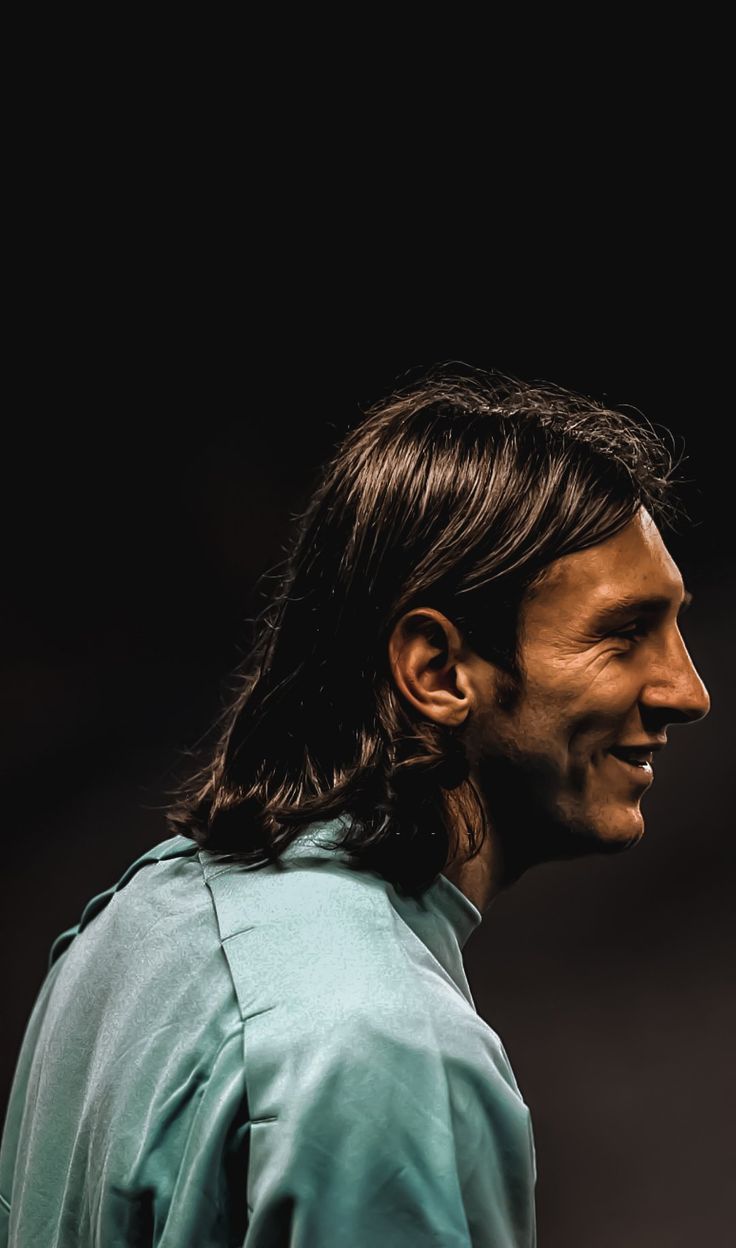736x1248 Messi high quality photo. Messi long hair wallpaper, Young messi, Leonel messi