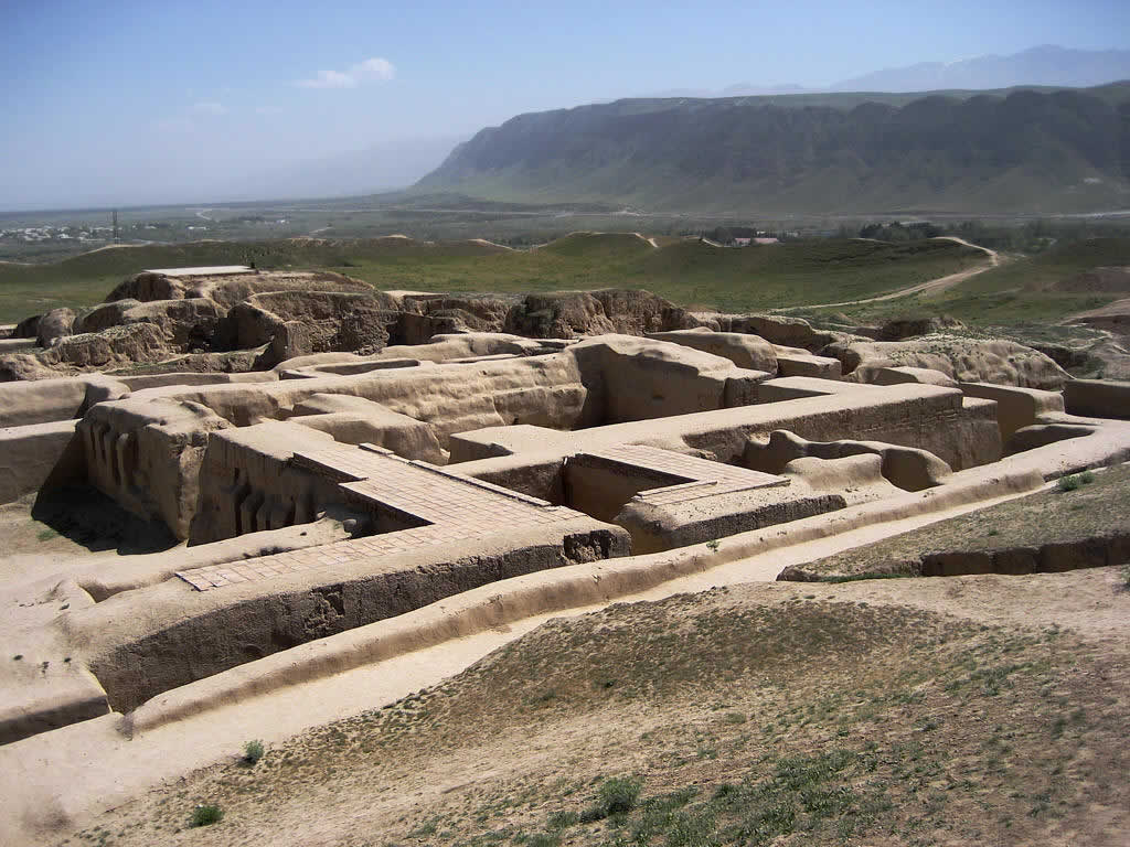 1024x768 UNESCO: The Parthian Fortresses of Nysa