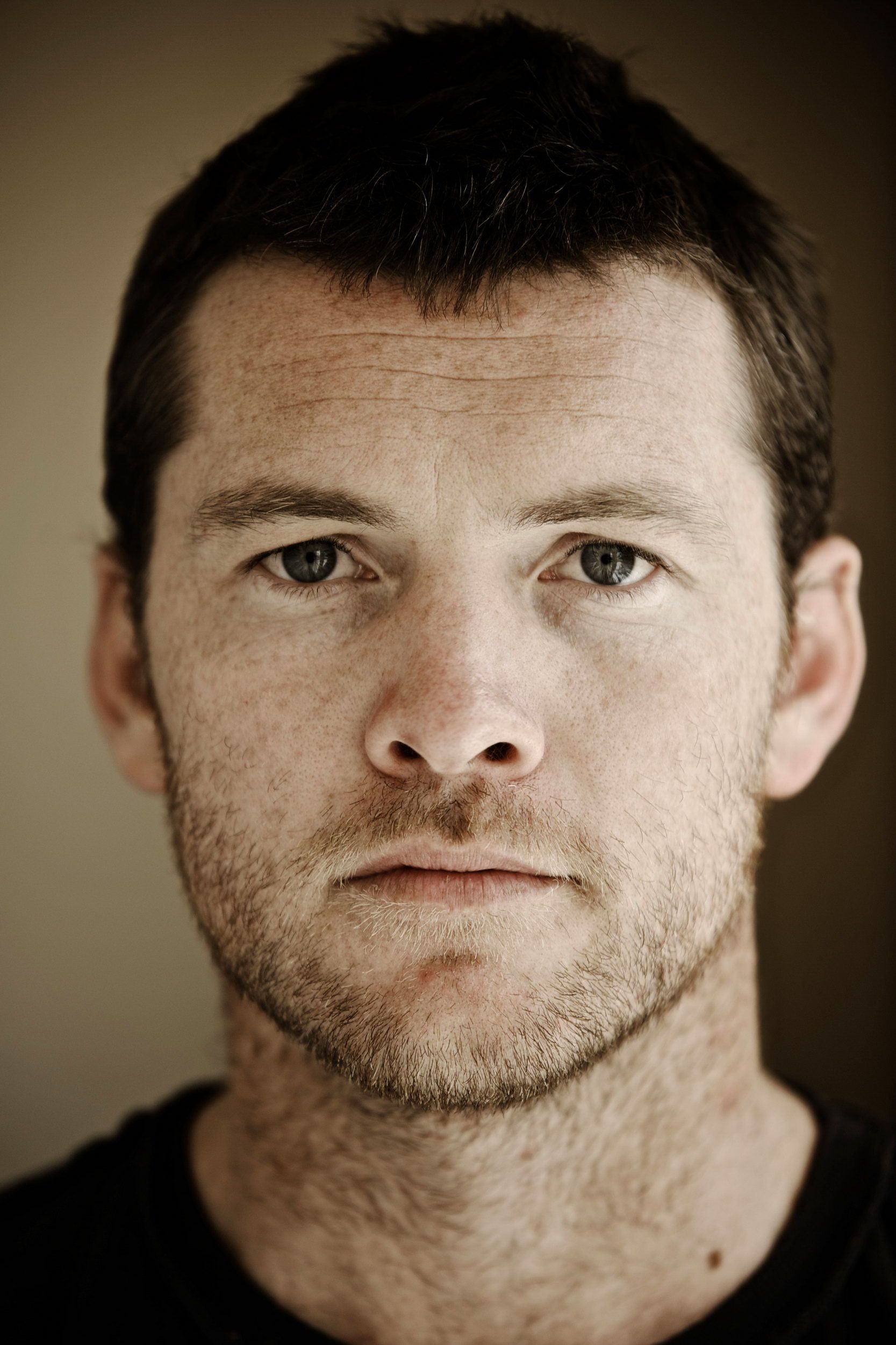 1667x2500 Sam Worthington Wallpaper
