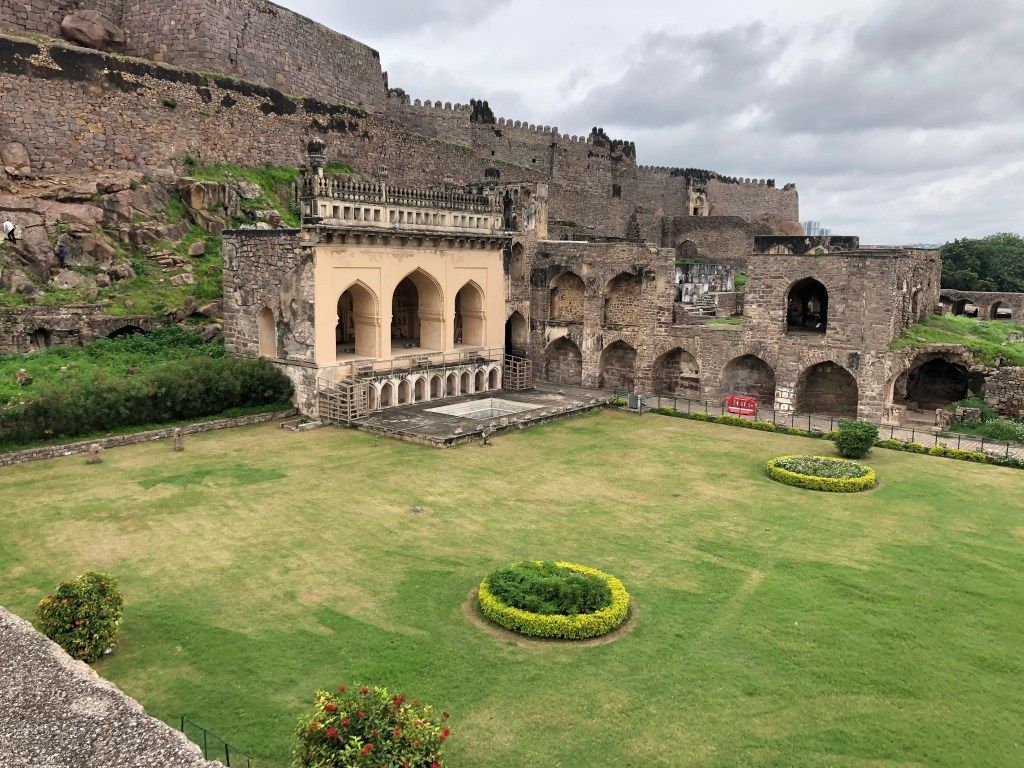 1024x768 DAILY PHOTO: Golconda Fort. Tiger Riding for Beginners