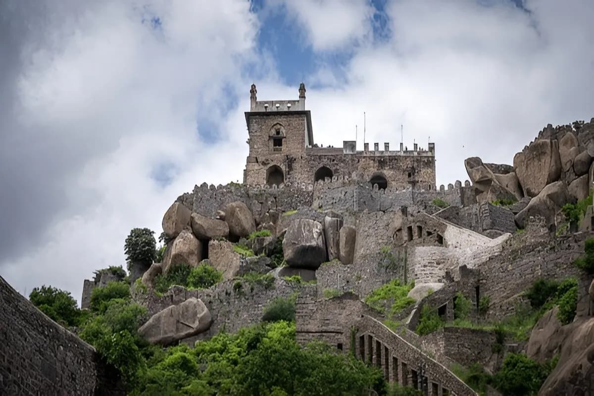 1200x800 Golconda Fort, South India: How To Reach, Best Time & Tips