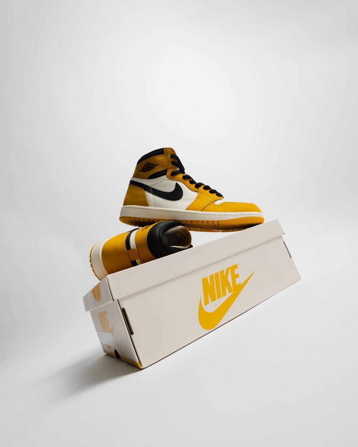 1200x1500 Air Jordan 1 RETRO HIGH OG. DZ5485 701