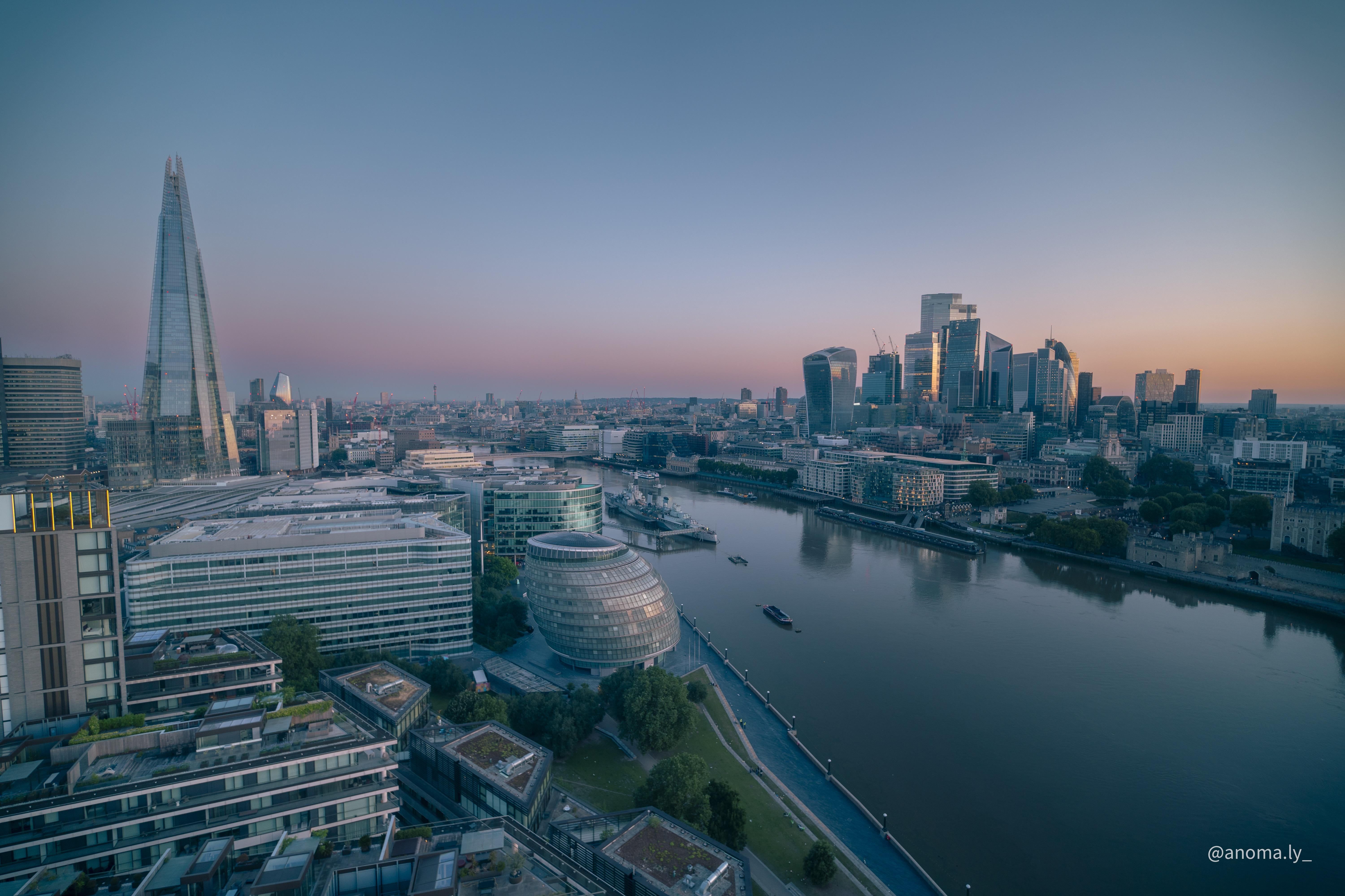 6000x4000 London's central cluster skyline