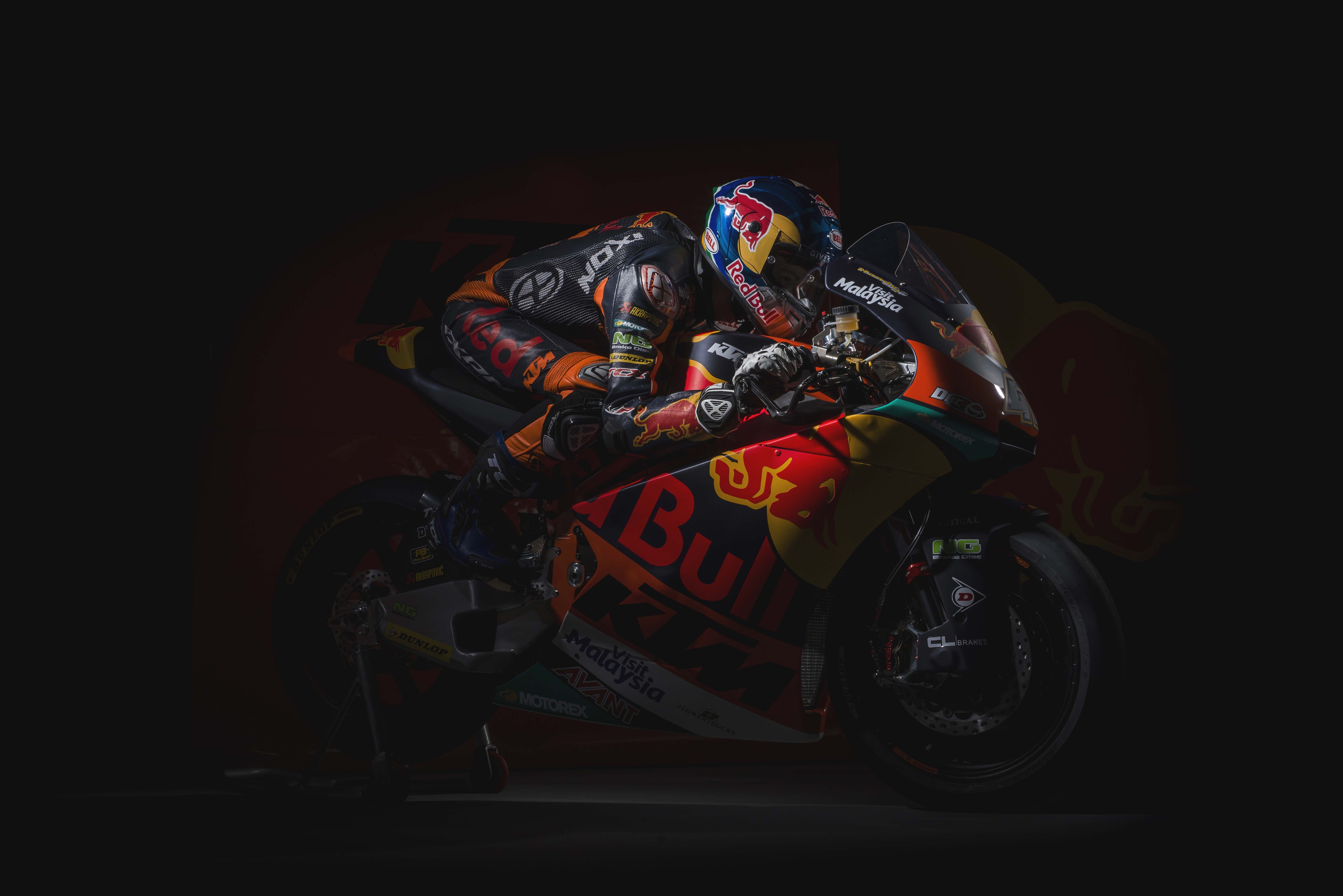 7000x4672 Moto2 Wallpaper