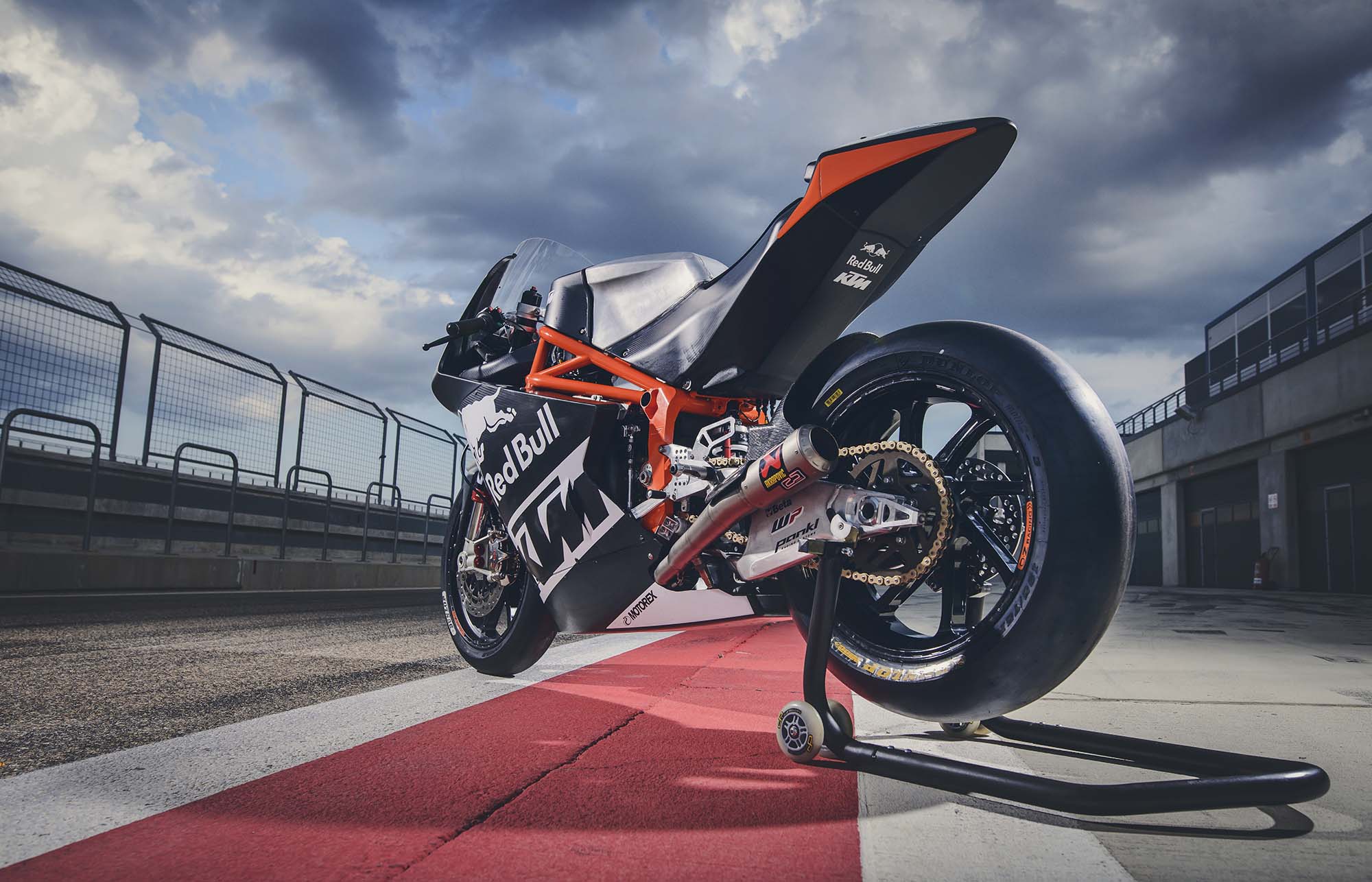2000x1286 More of the Sexiness That Is the KTM Moto2 Race Bike