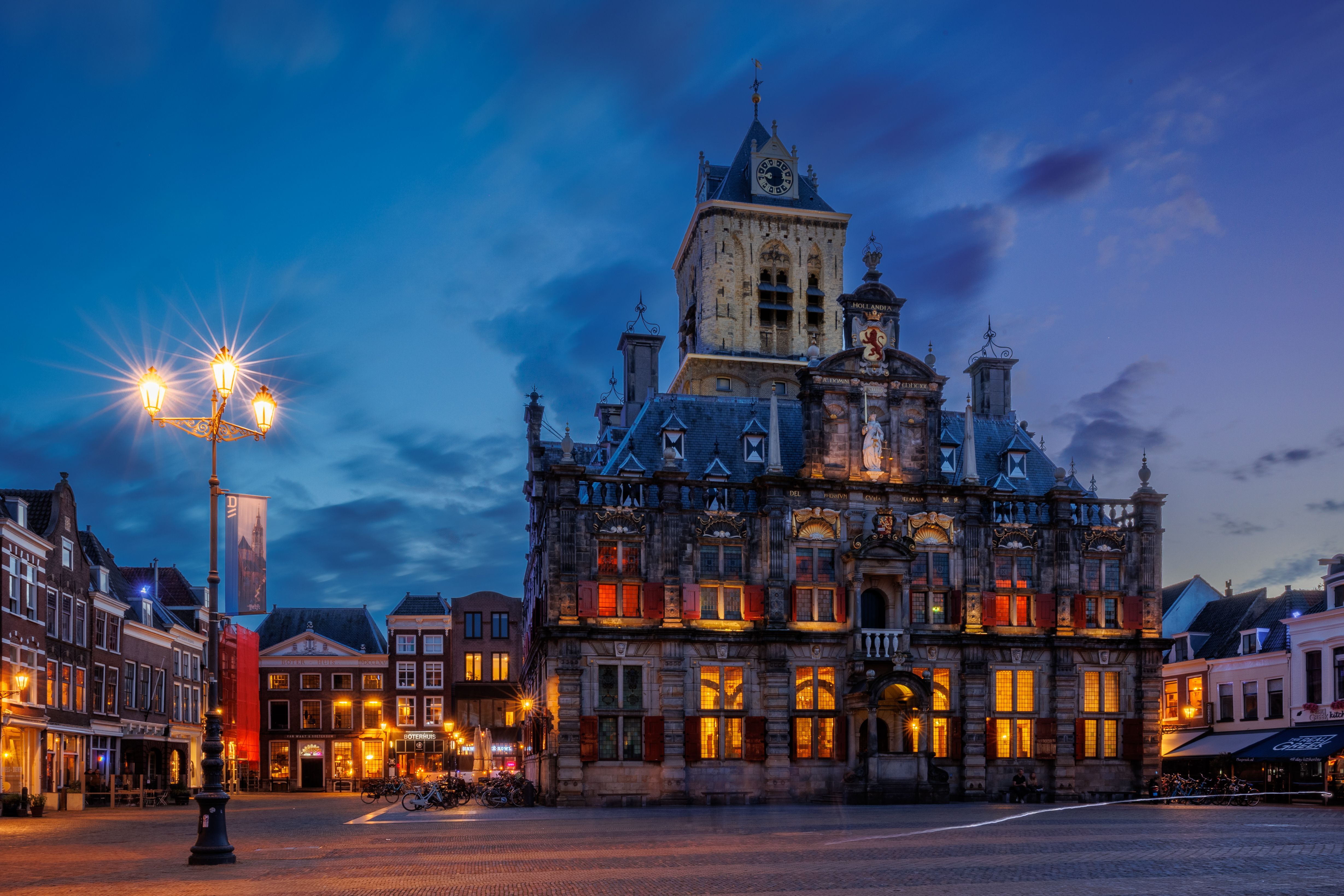 4917x3278 The Facade of the Gouda Town Hall in Netherlands · Free