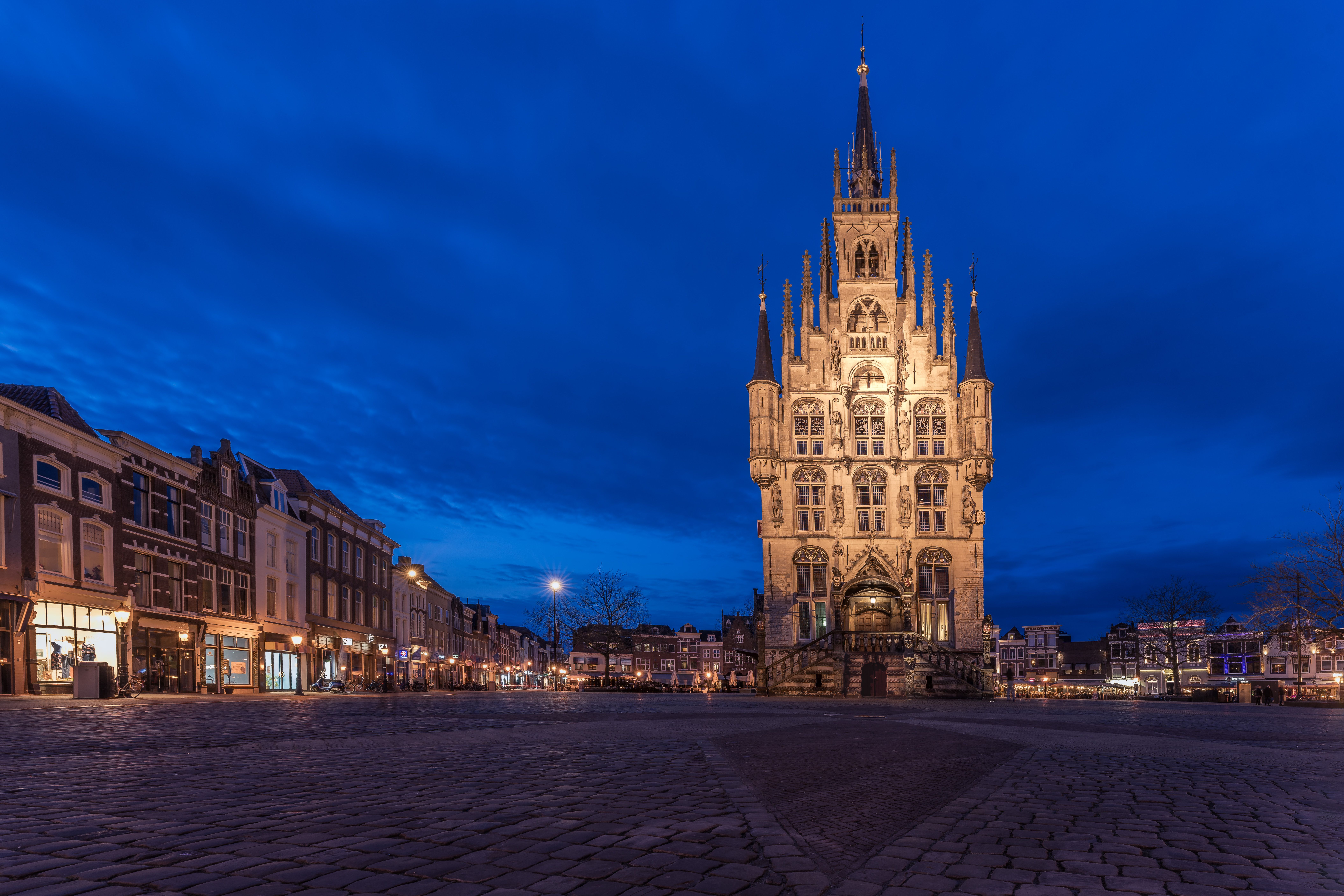 8440x5627 The Facade of the Gouda Town Hall in Netherlands · Free