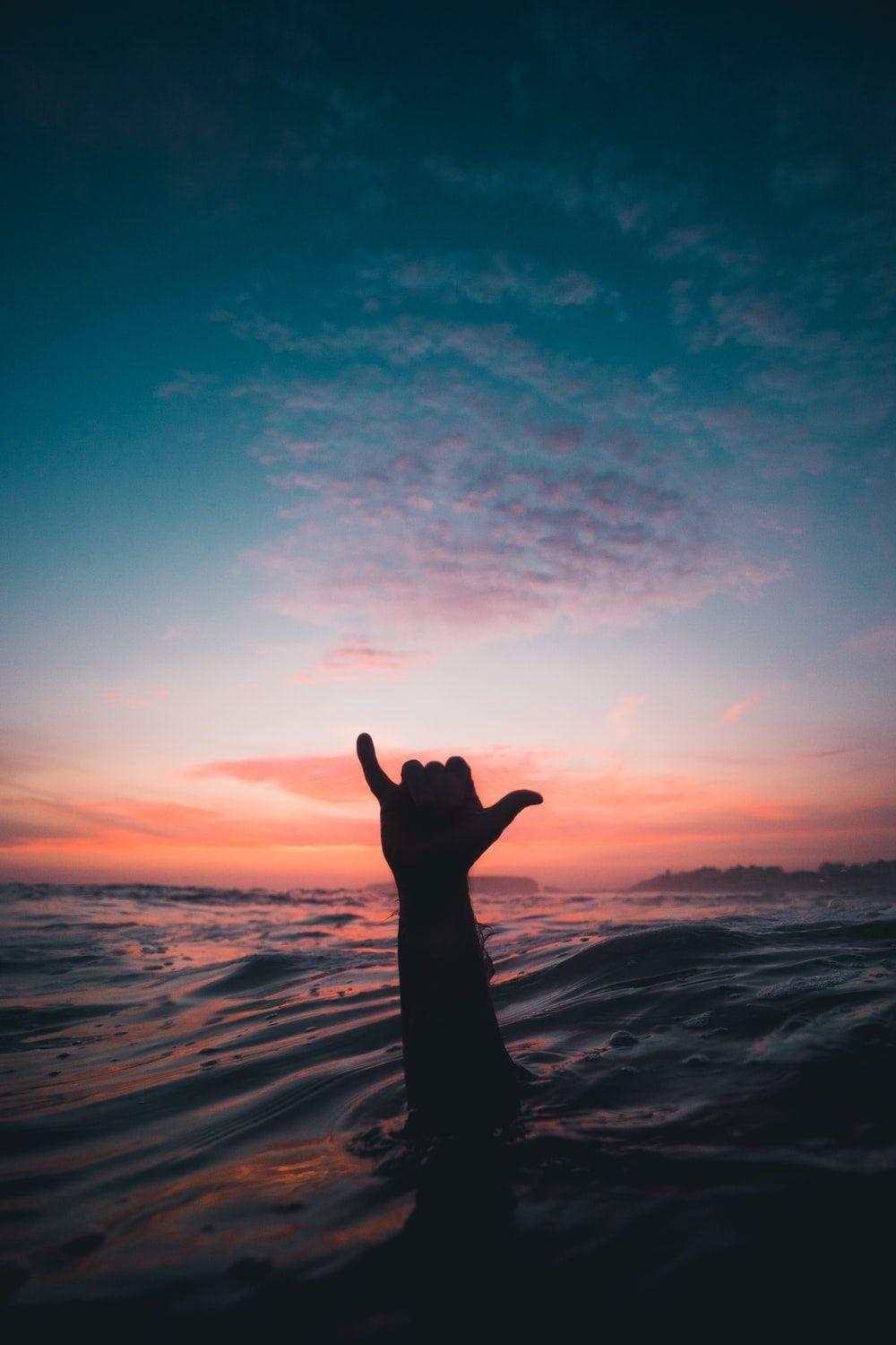 1000x1500 Surf Wallpaper