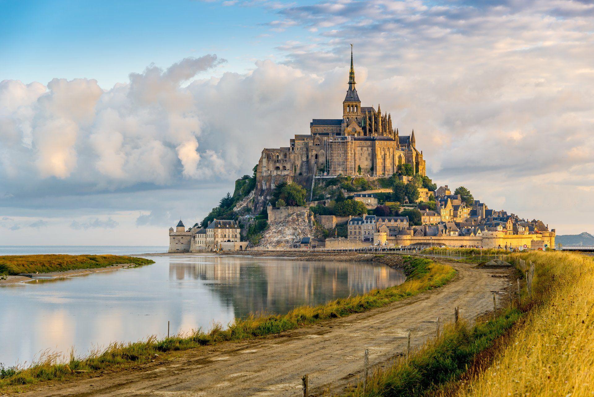 Mont-Saint-Michel Wallpapers - Top Free Mont-Saint-Michel Backgrounds - WallpaperAccess