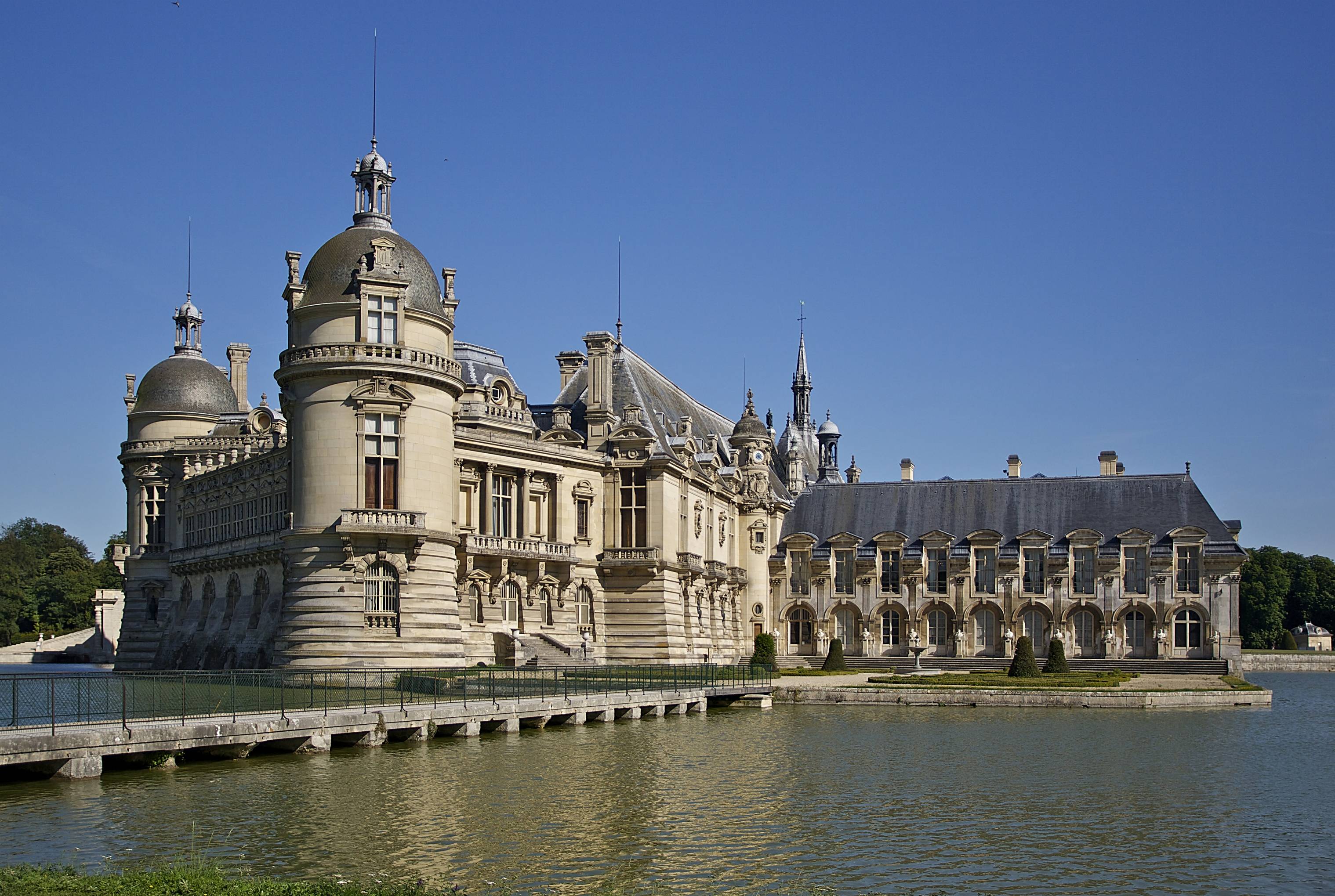 3038x2040 Chantilly Castle, France. Top quality wallpaper