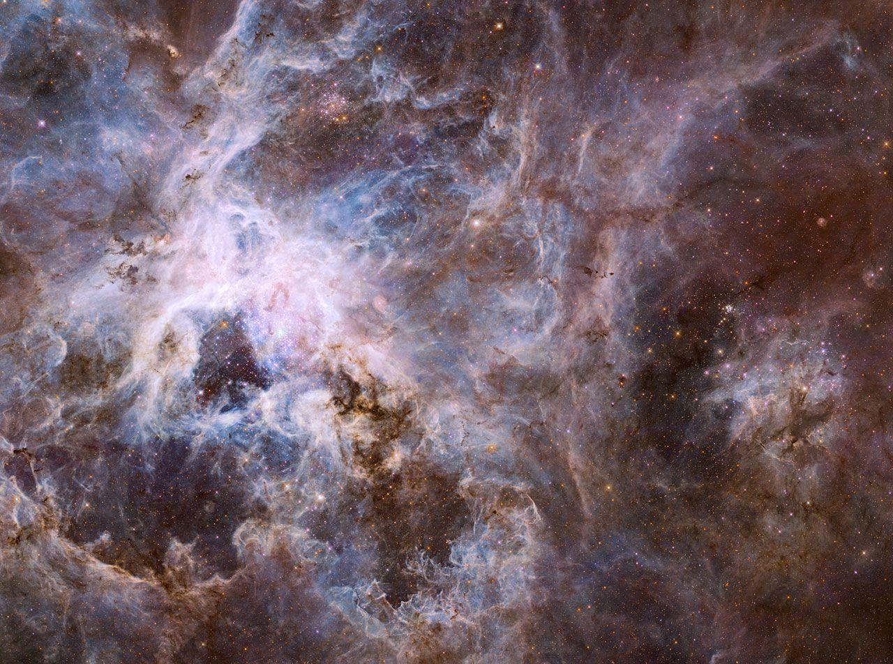 Chế độ xem quang học qua Hubble 1280x952 của Tinh vân Tarantula