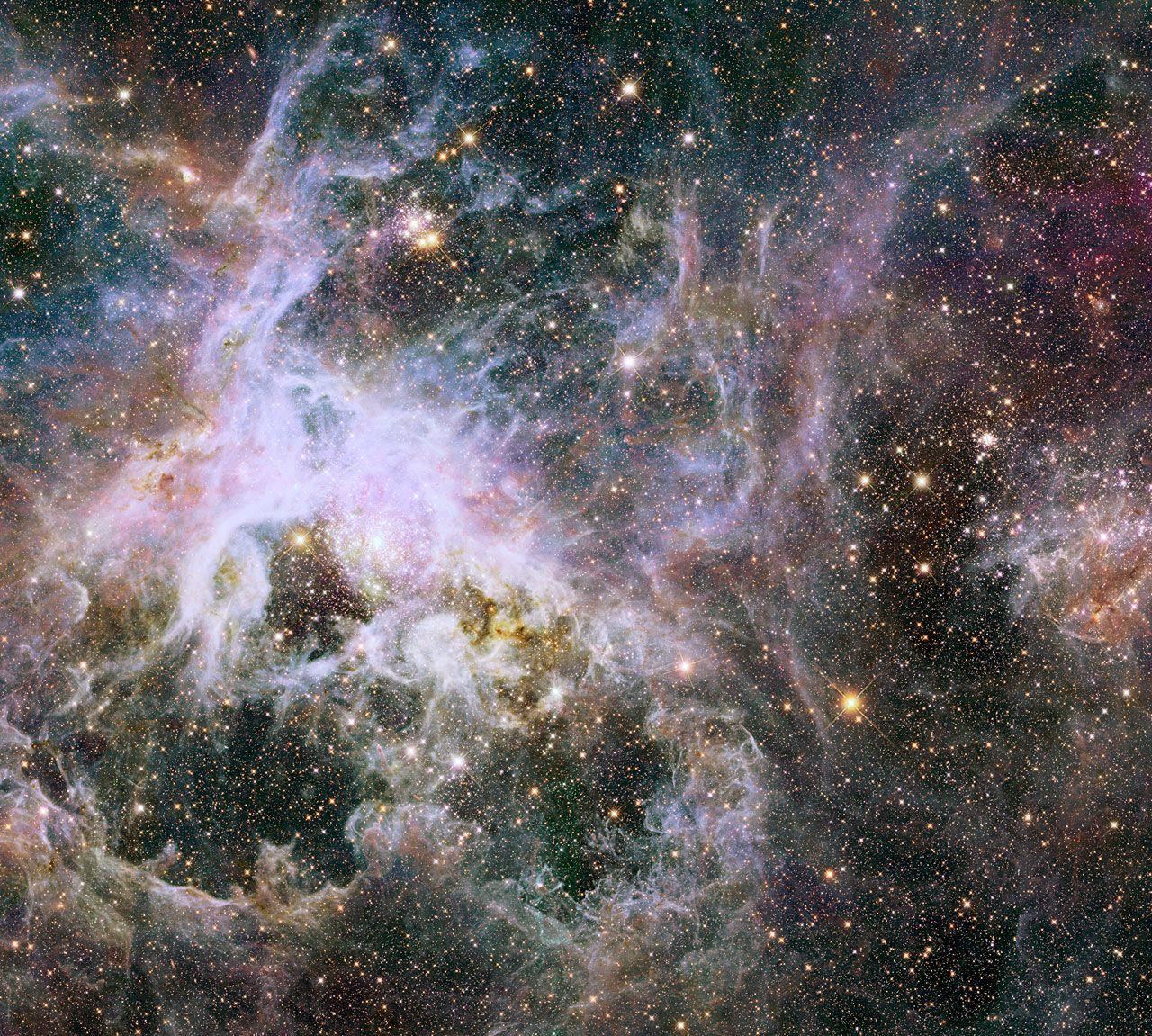 1280x1151 Chế độ xem hồng ngoại qua Hubble Mới của Tinh vân Tarantula