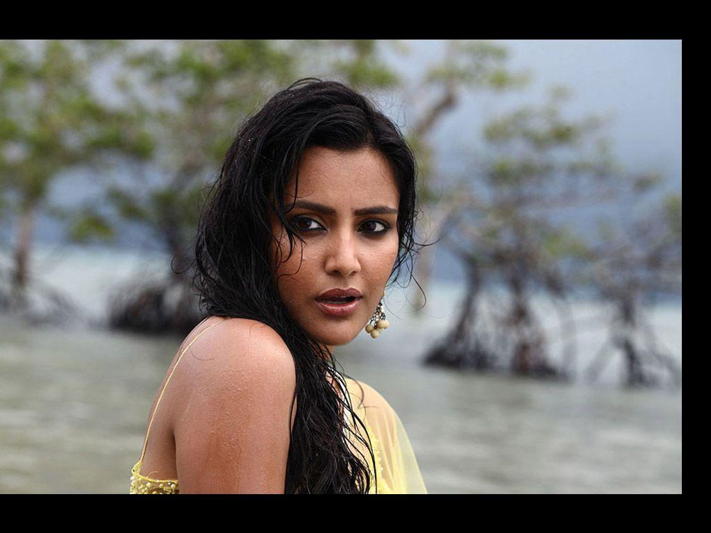 1024x768 Priya Anand HQ Wallpaper. Priya Anand Wallpaper