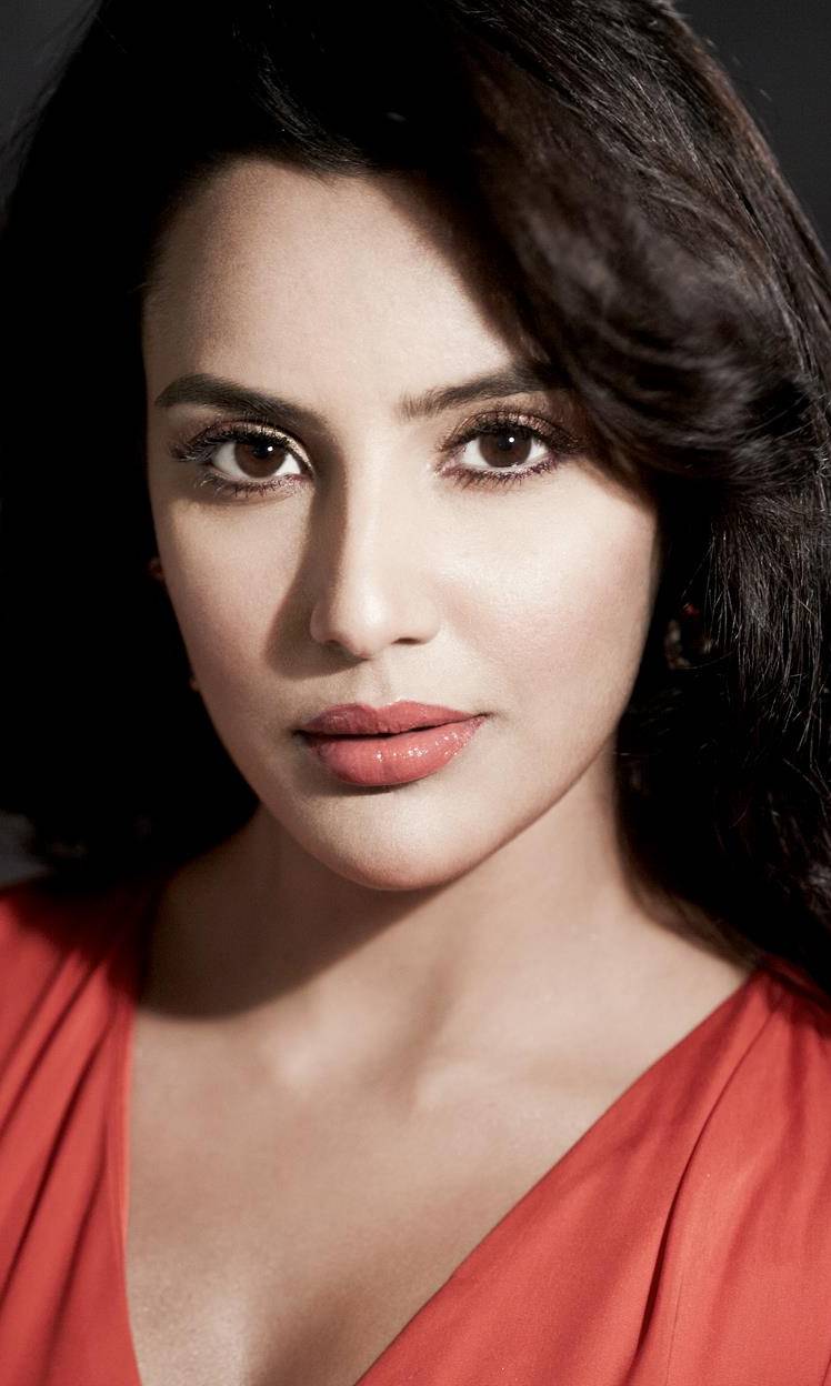748x1248 Priya Anand wallpaper