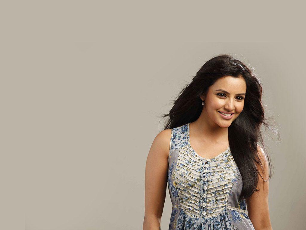 1024x768 Priya Anand HQ Wallpaper. Priya Anand Wallpaper