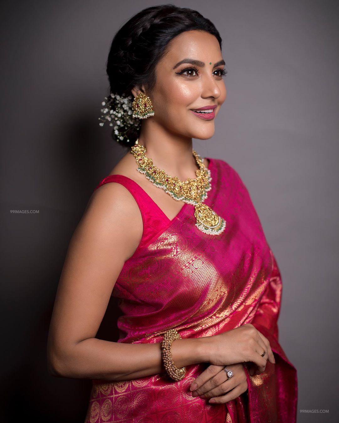1080x1350 Priya Anand Beautiful HD Photohoot Stills 1080p