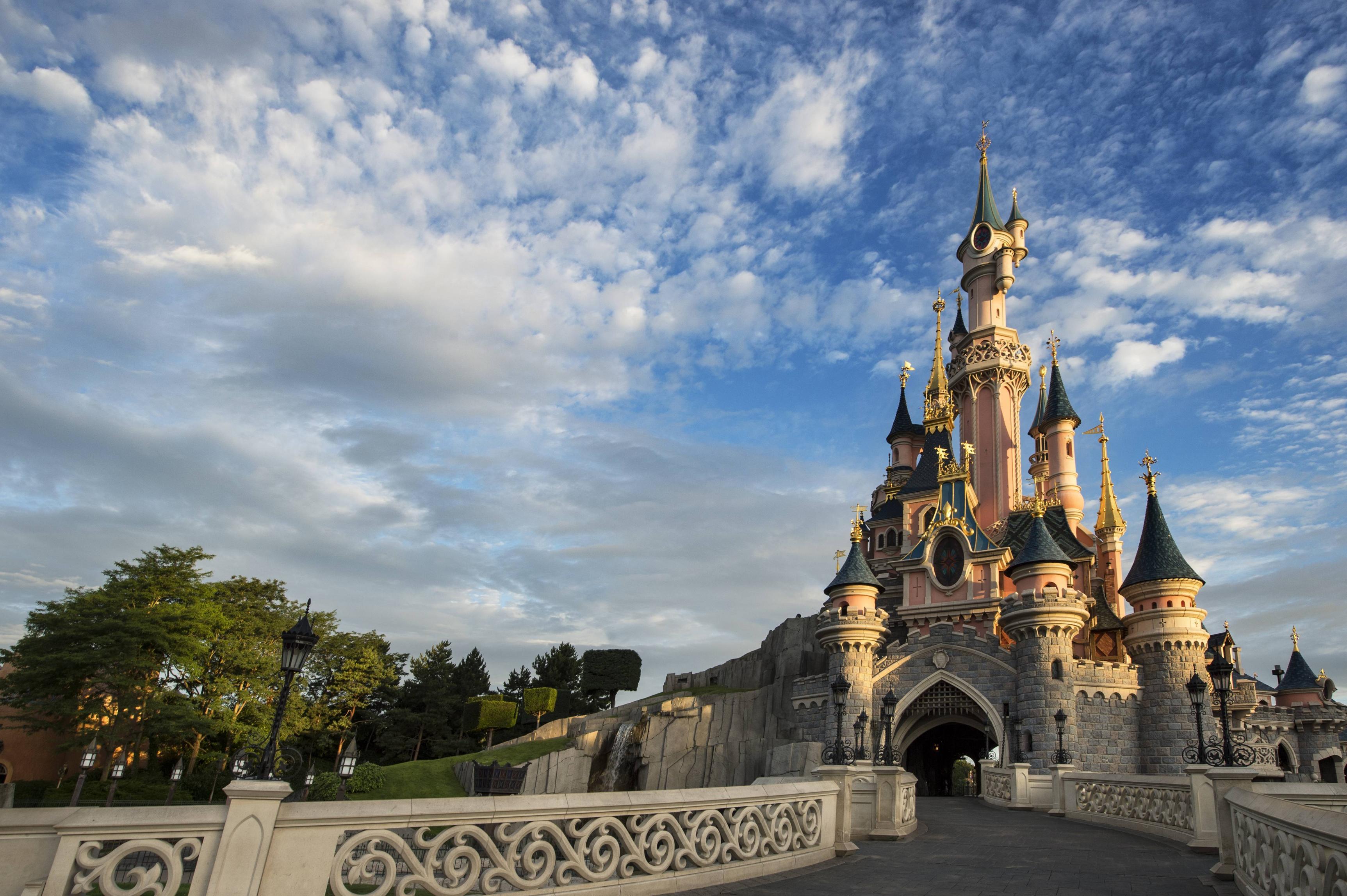 4928x3280 Disneyland Paris Wallpaper (4928x3280 px, 8.43 Mb)