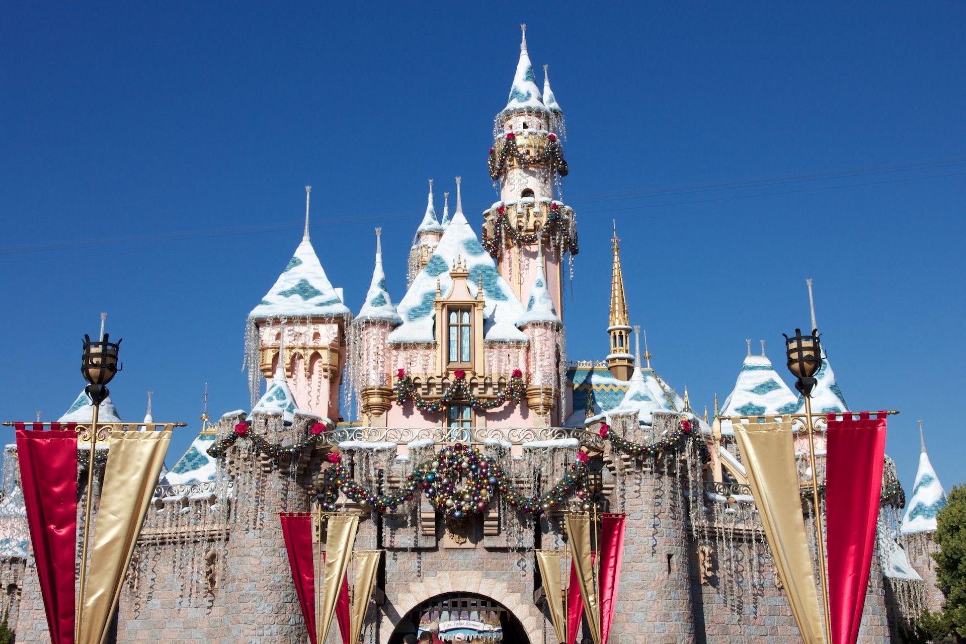 1920x1280 Sleeping Beauty Castle Disneyland California at Christmas Desktop