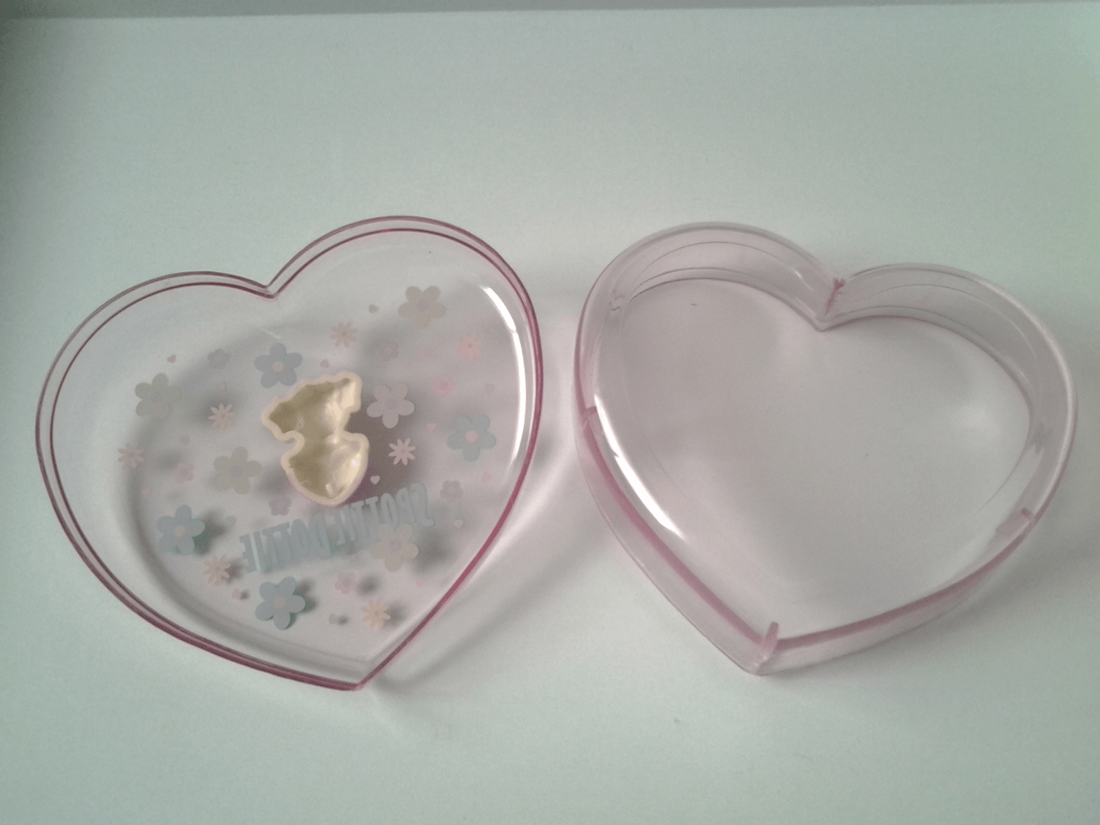 1600x1200 VINTAGE Sanrio Spottie Dottie 1994 plastic heart shaped container