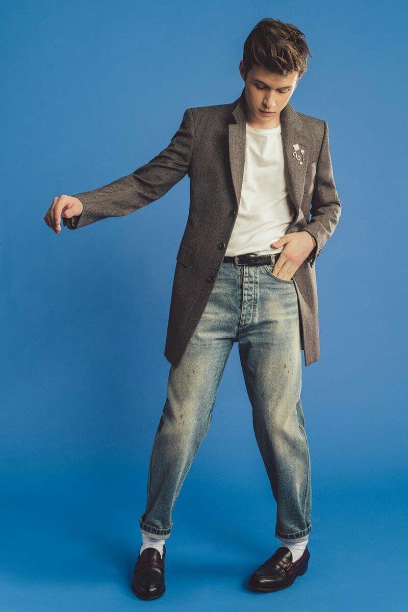 800x1200 Image about nick robinson in Wallpaper