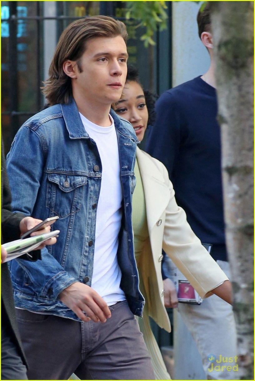 817x1222 Nick Robinson Amandla Stenberg Everything Filming Robinson