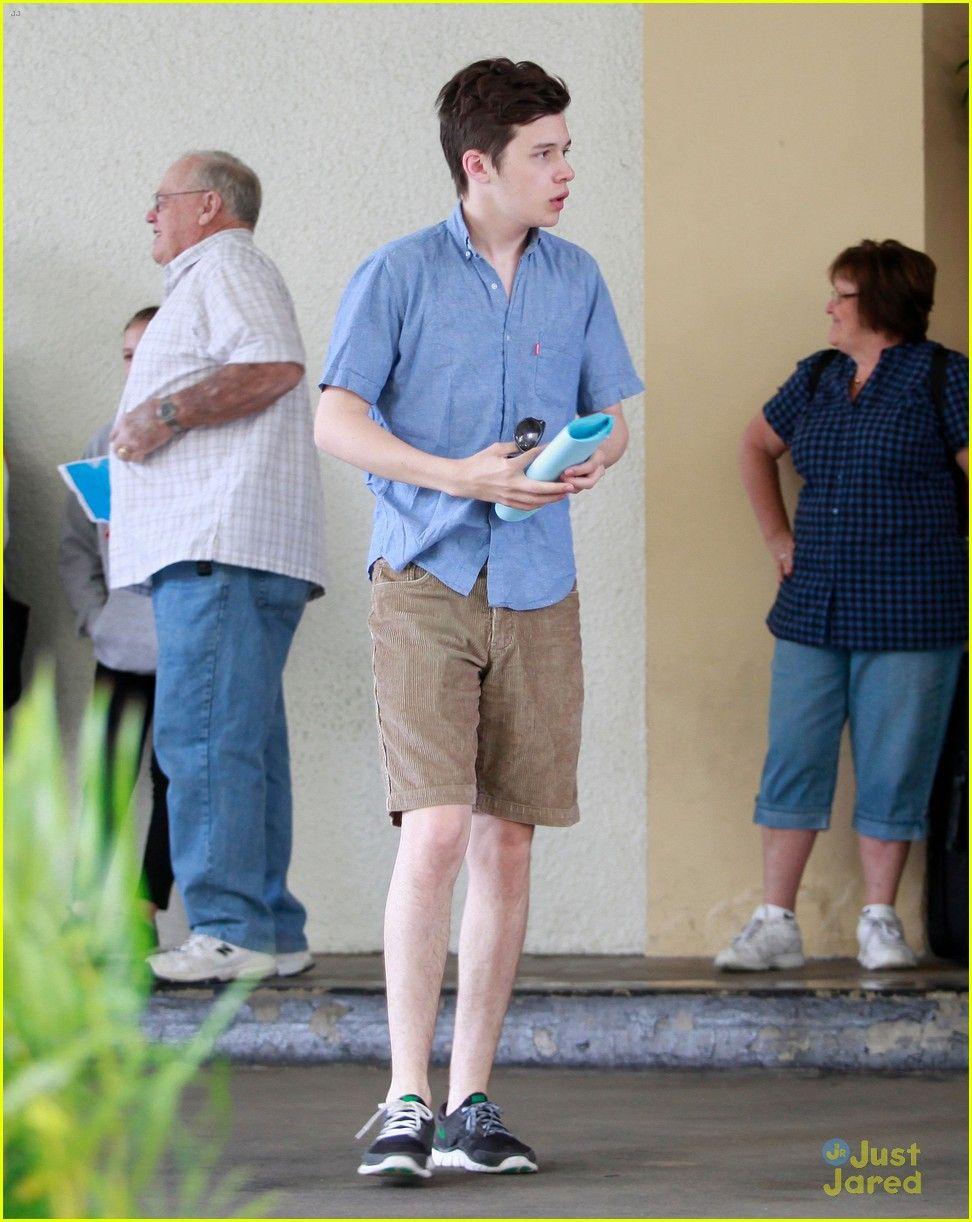 972x1222 Free download Ty Simpkins and Nick Robinson head to Jurassic world